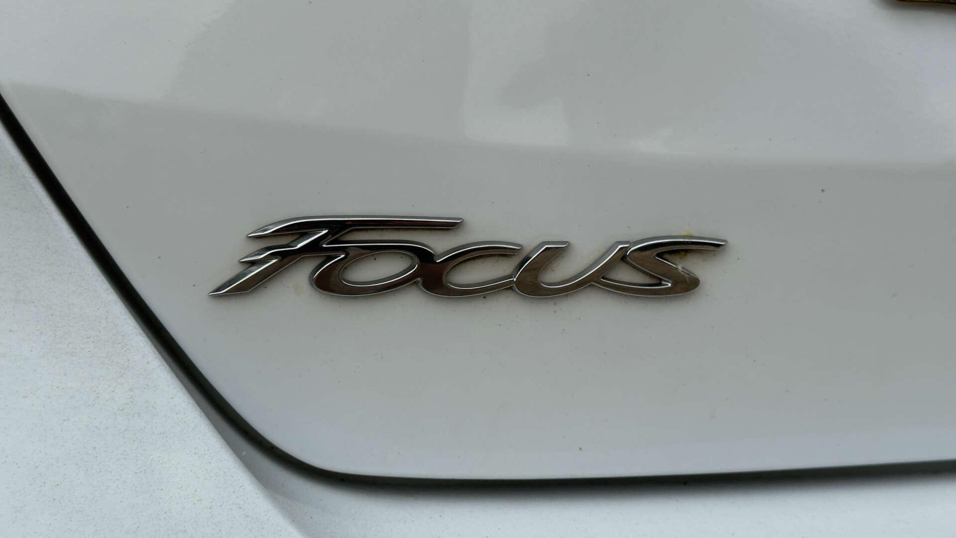 Ford Focus view 46