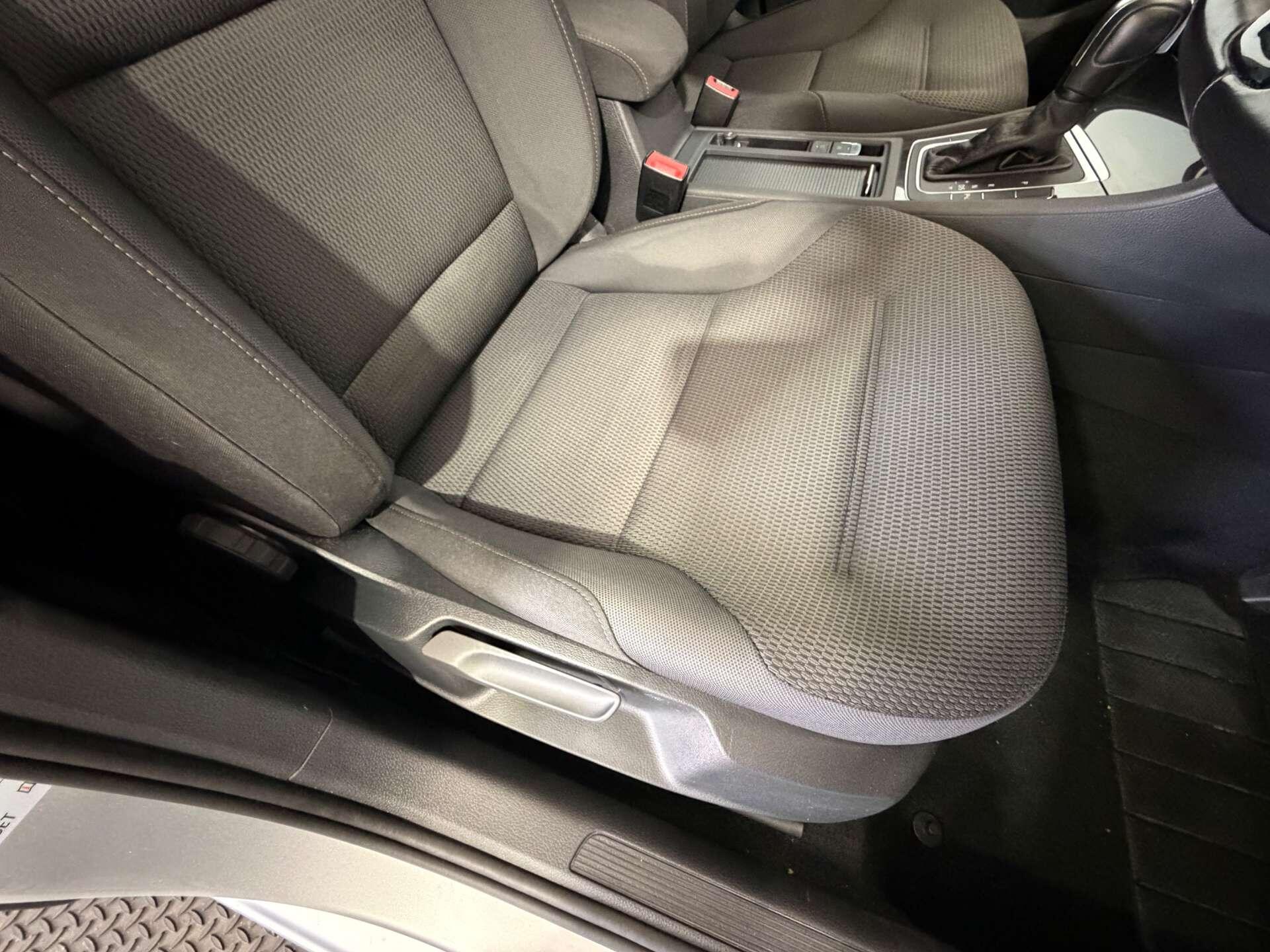 Volkswagen Golf view 16