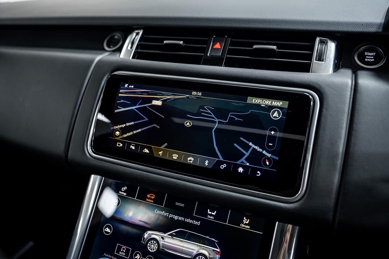 Land Rover Range Rover Sport view 11