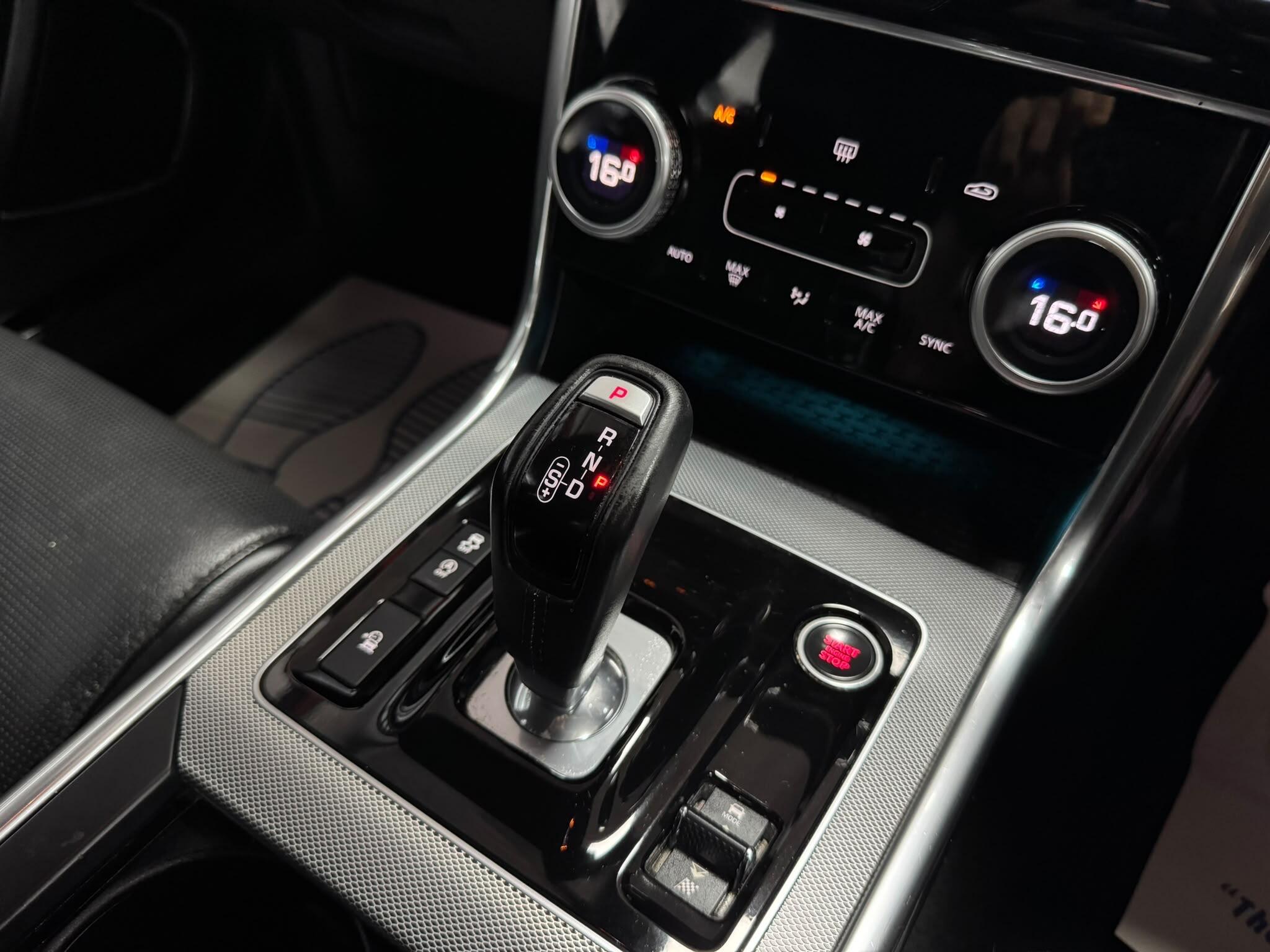 Jaguar Xe view 15