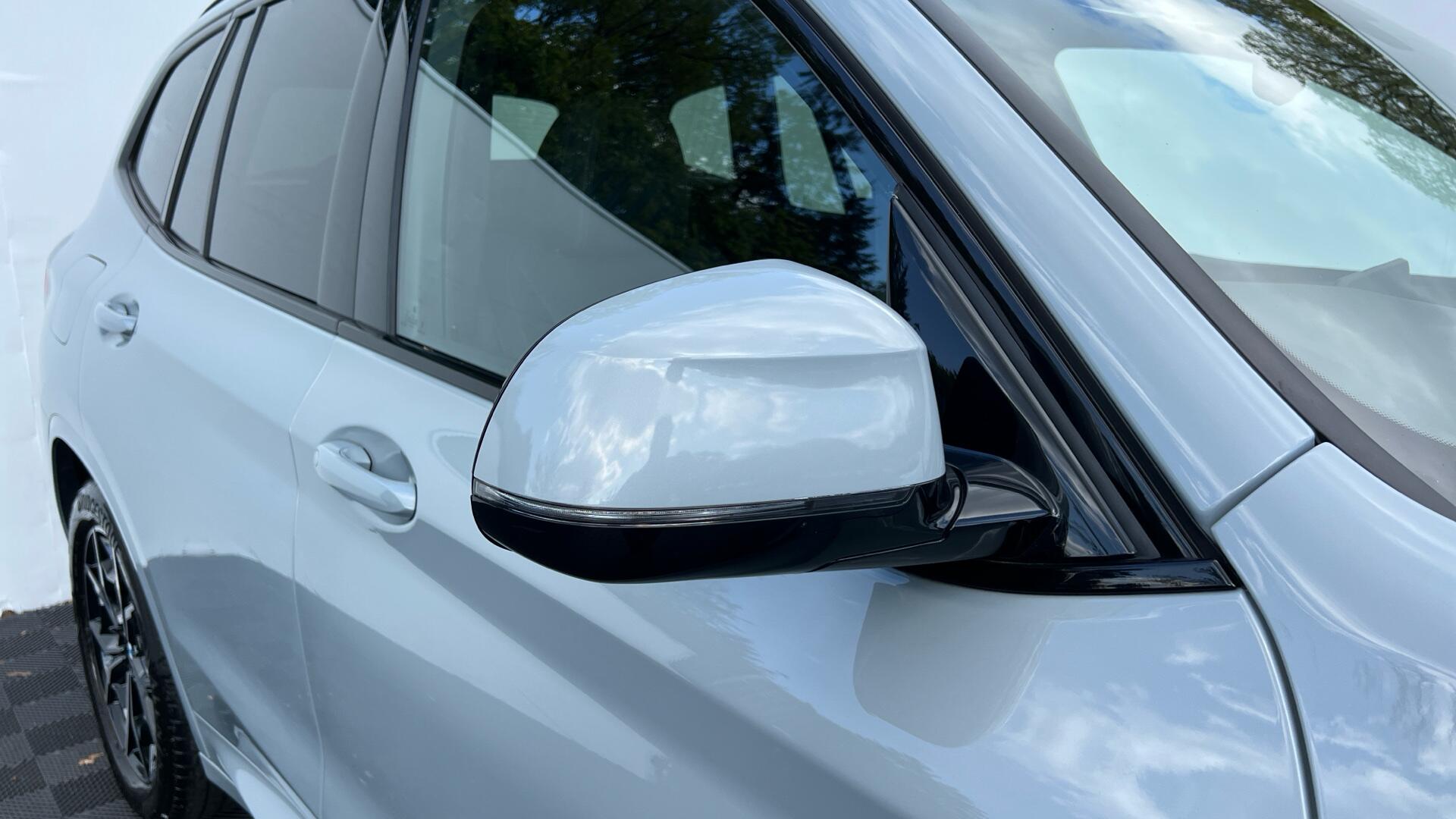 BMW X3 view 26