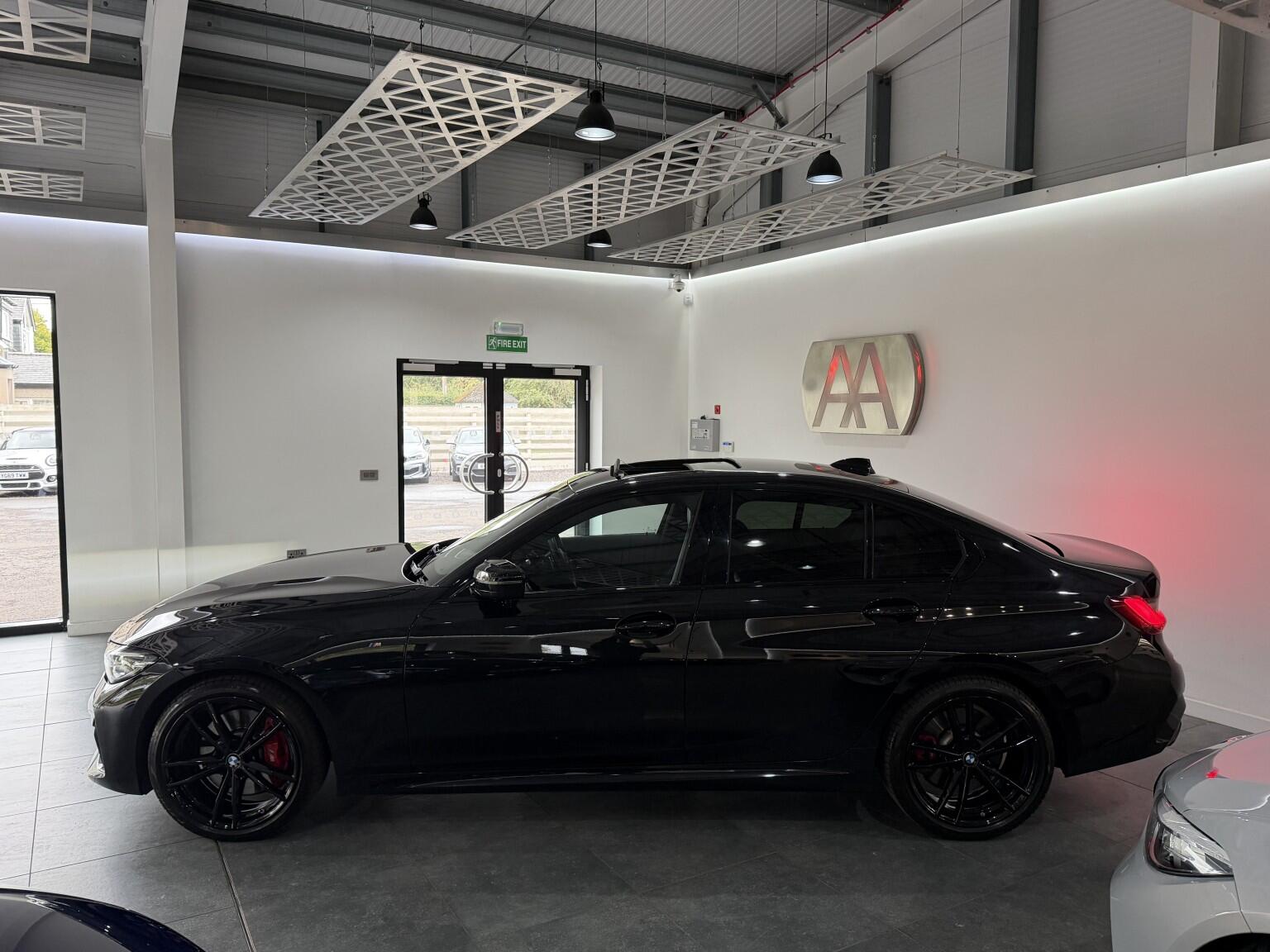 BMW 3 Series view 29
