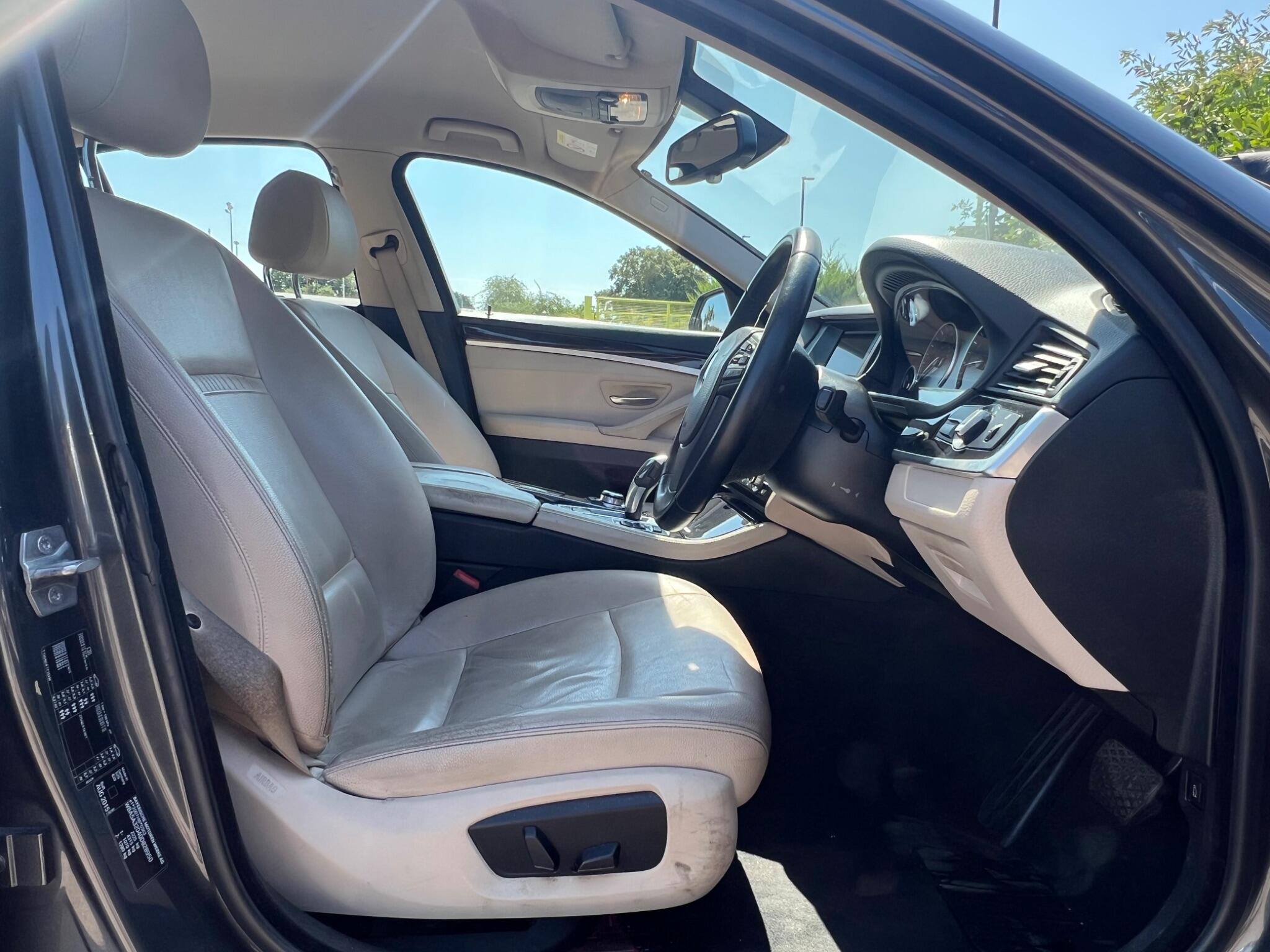 BMW 5 Series view 17