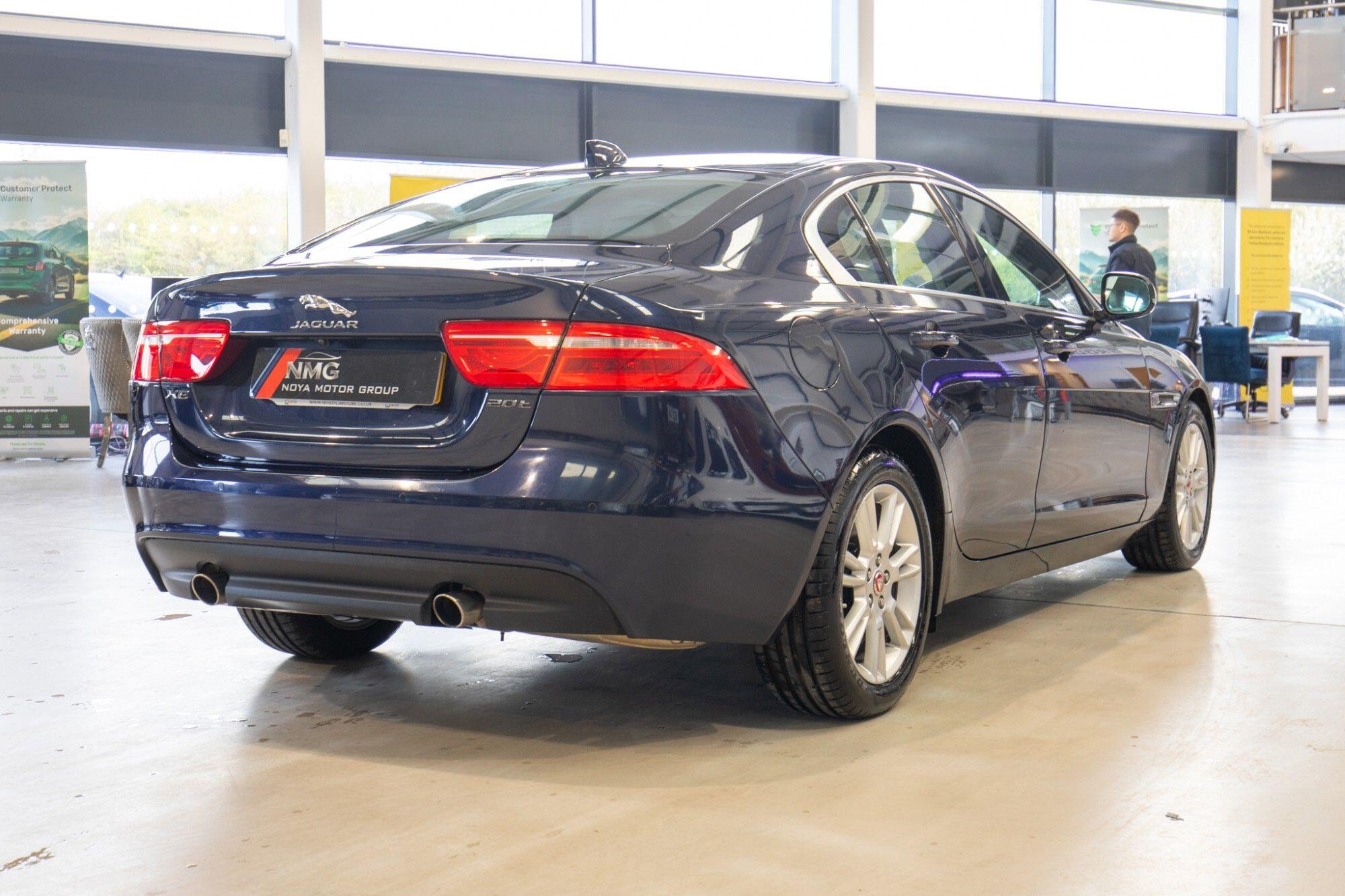 Jaguar Xe view 30