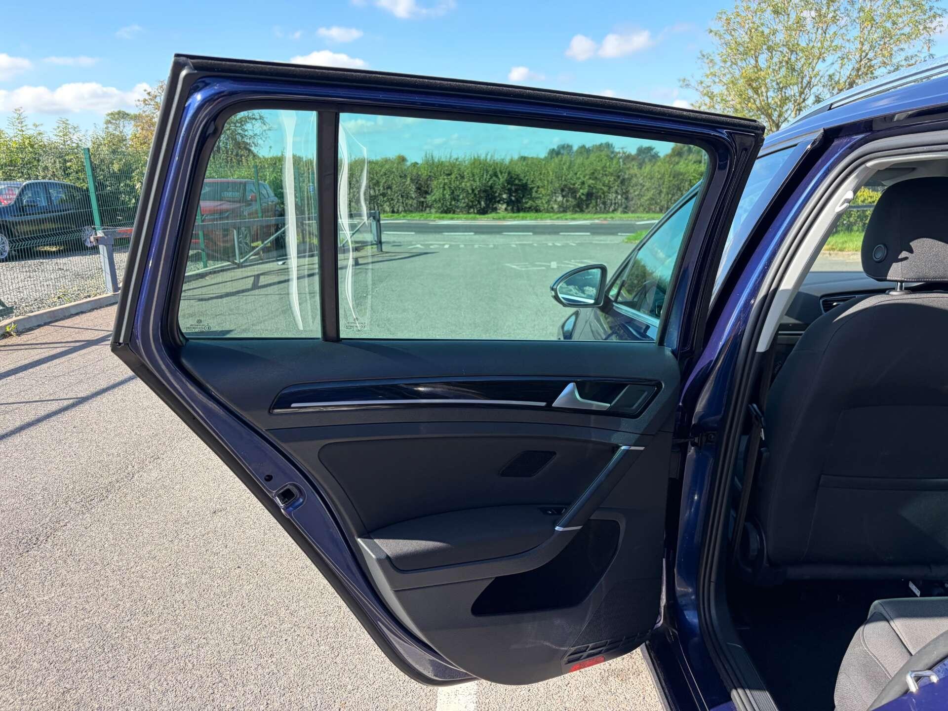 Volkswagen Golf view 18
