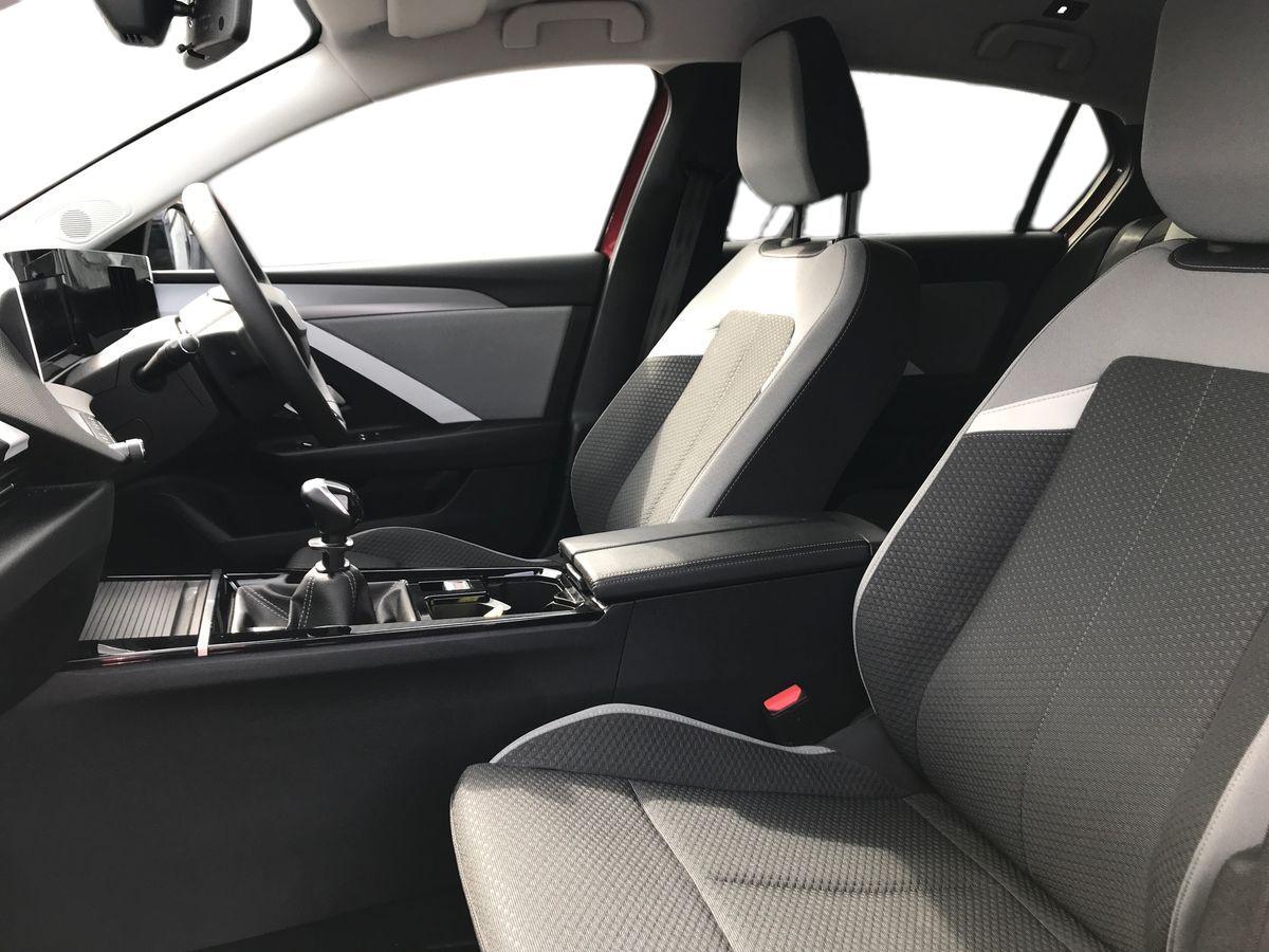 Vauxhall Astra view 6