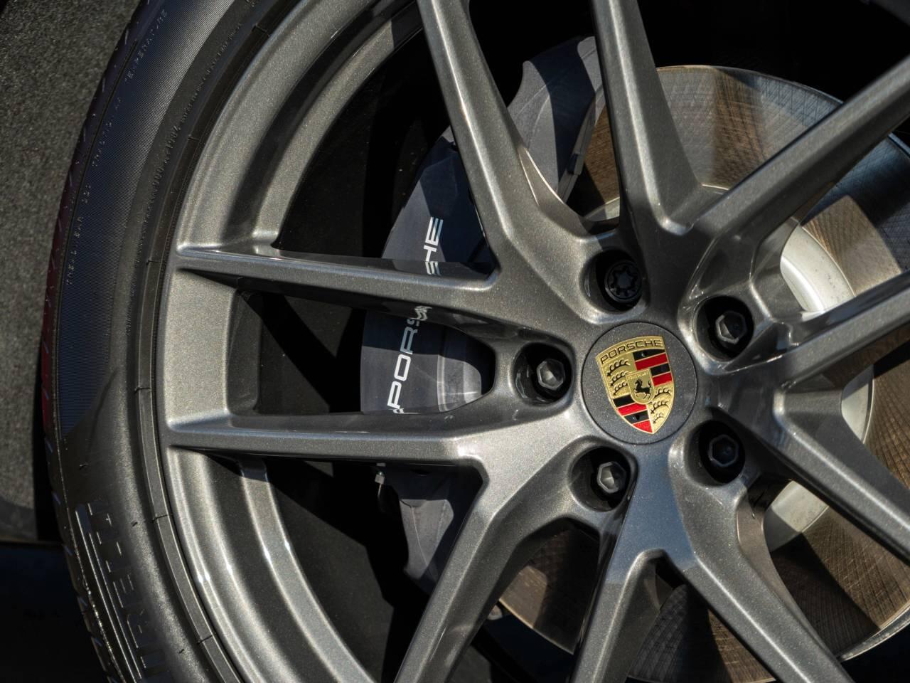 Porsche Macan view 15