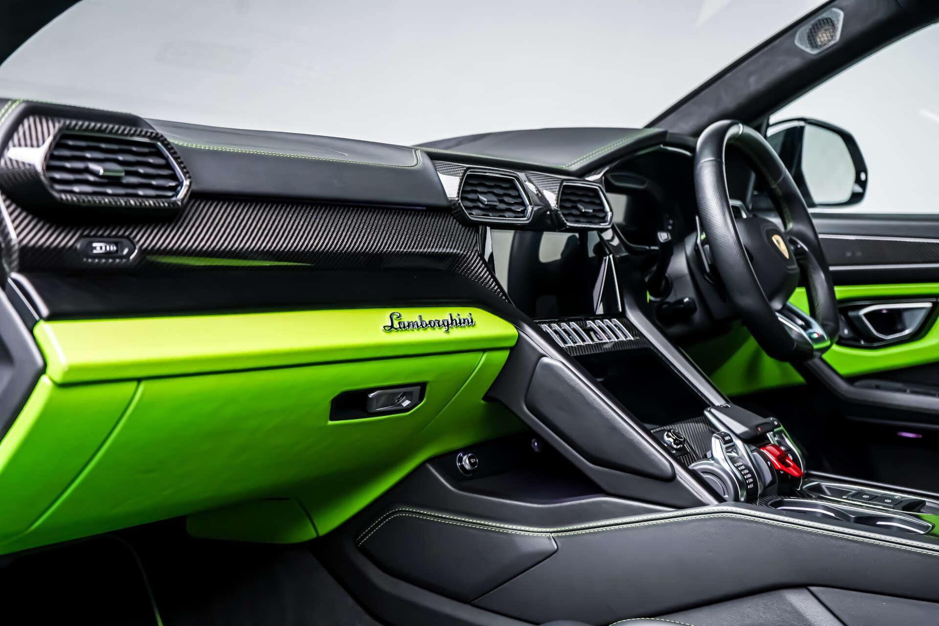 Lamborghini Urus view 28