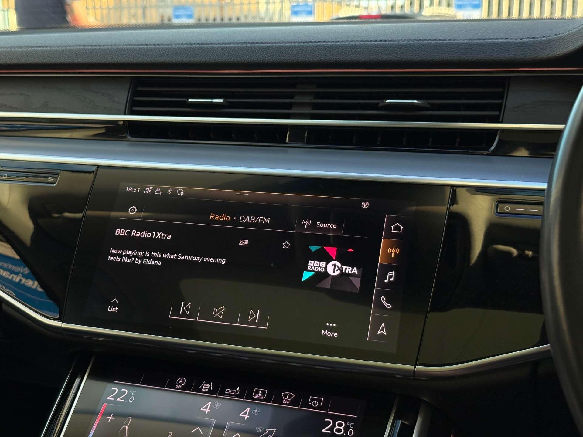 Audi A8 view 45