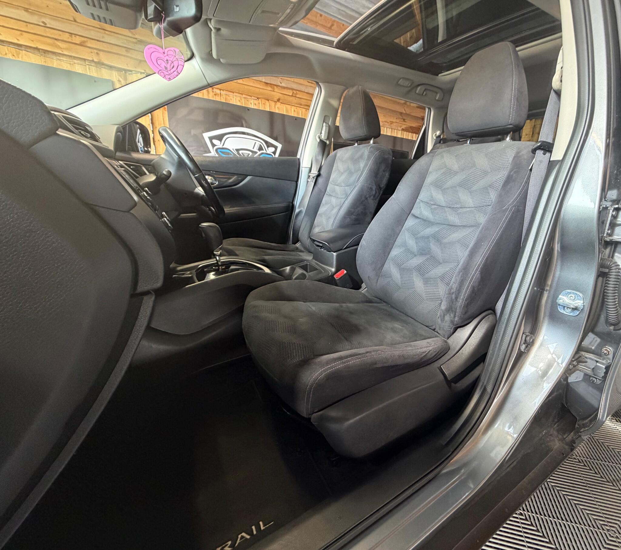 Nissan X-Trail view 35