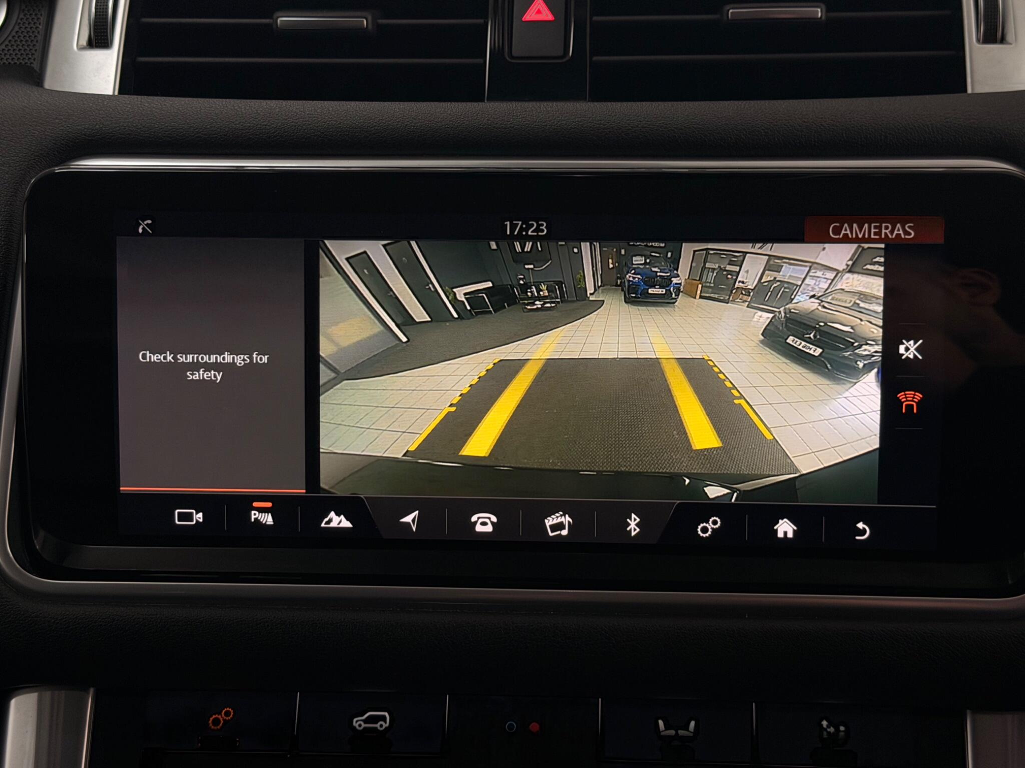 Land Rover Range Rover Sport view 30