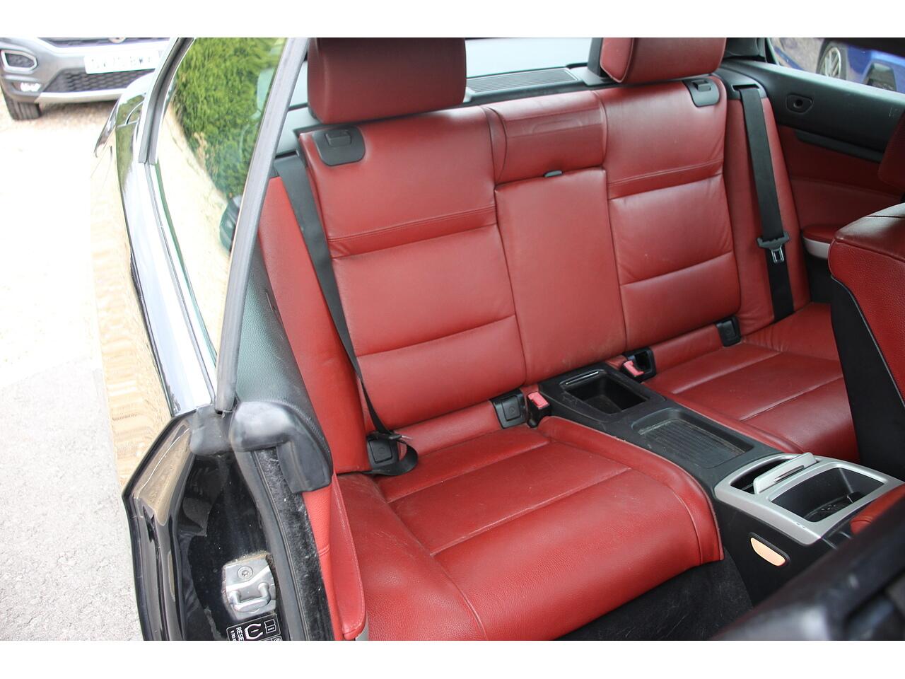 BMW 3 Series view 14
