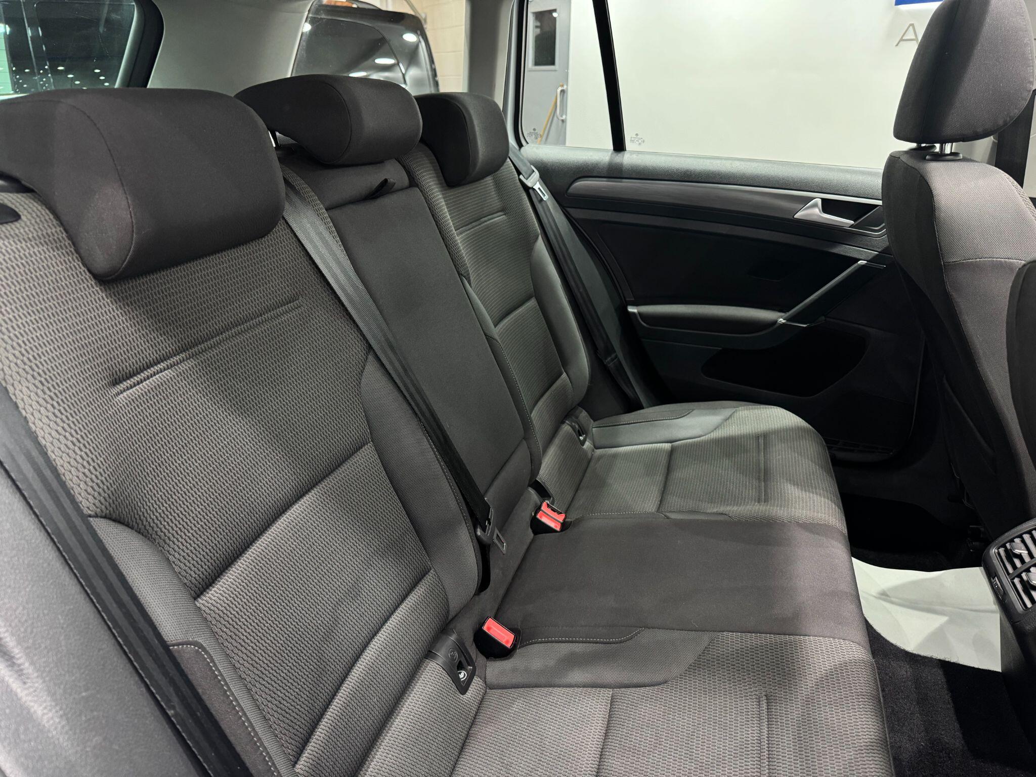 Volkswagen Golf view 46