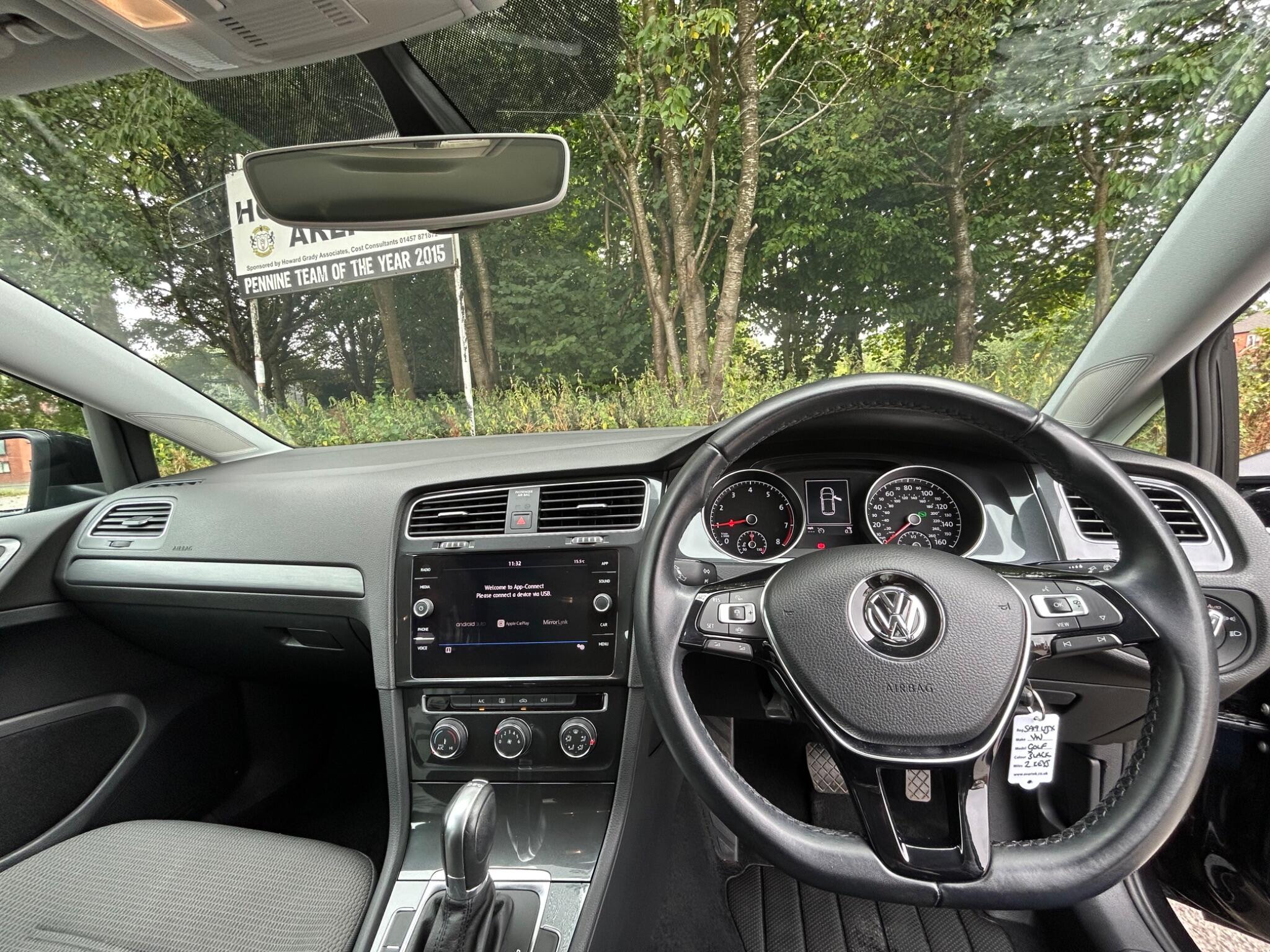 Volkswagen Golf view 14