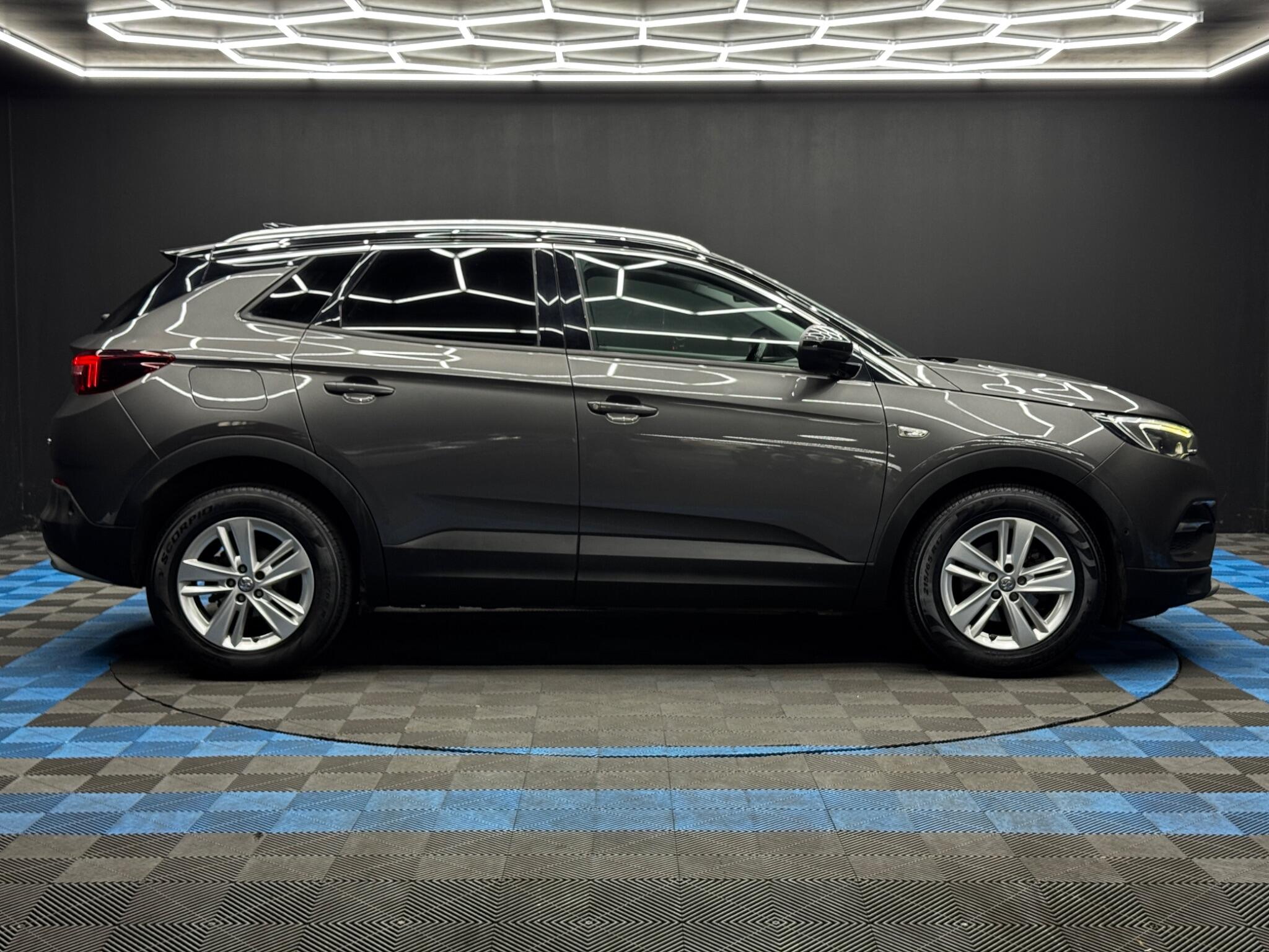 Vauxhall Grandland X view 4