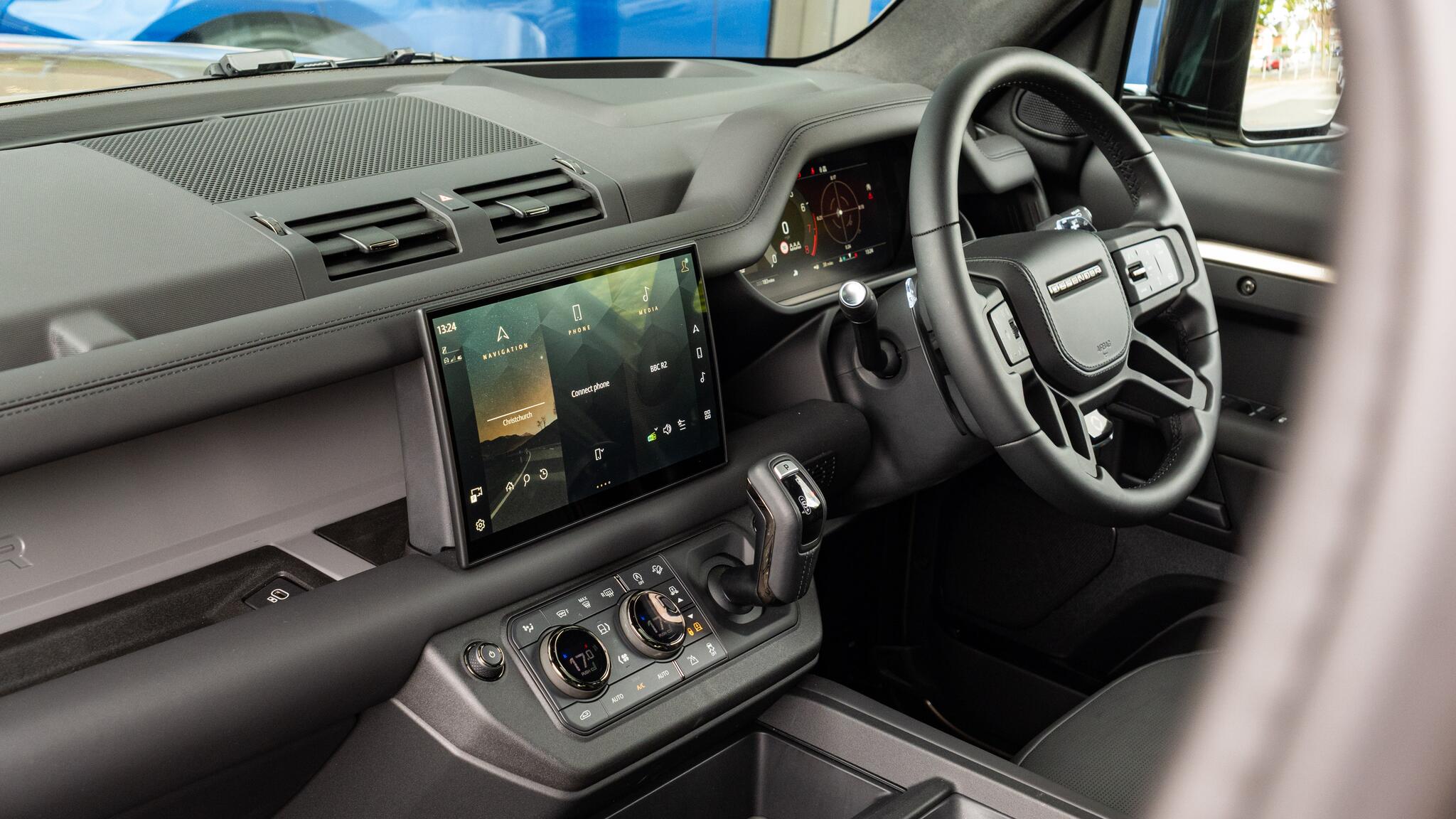 Land Rover Defender view 71