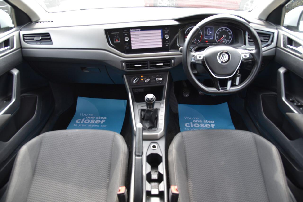 Volkswagen Polo view 2