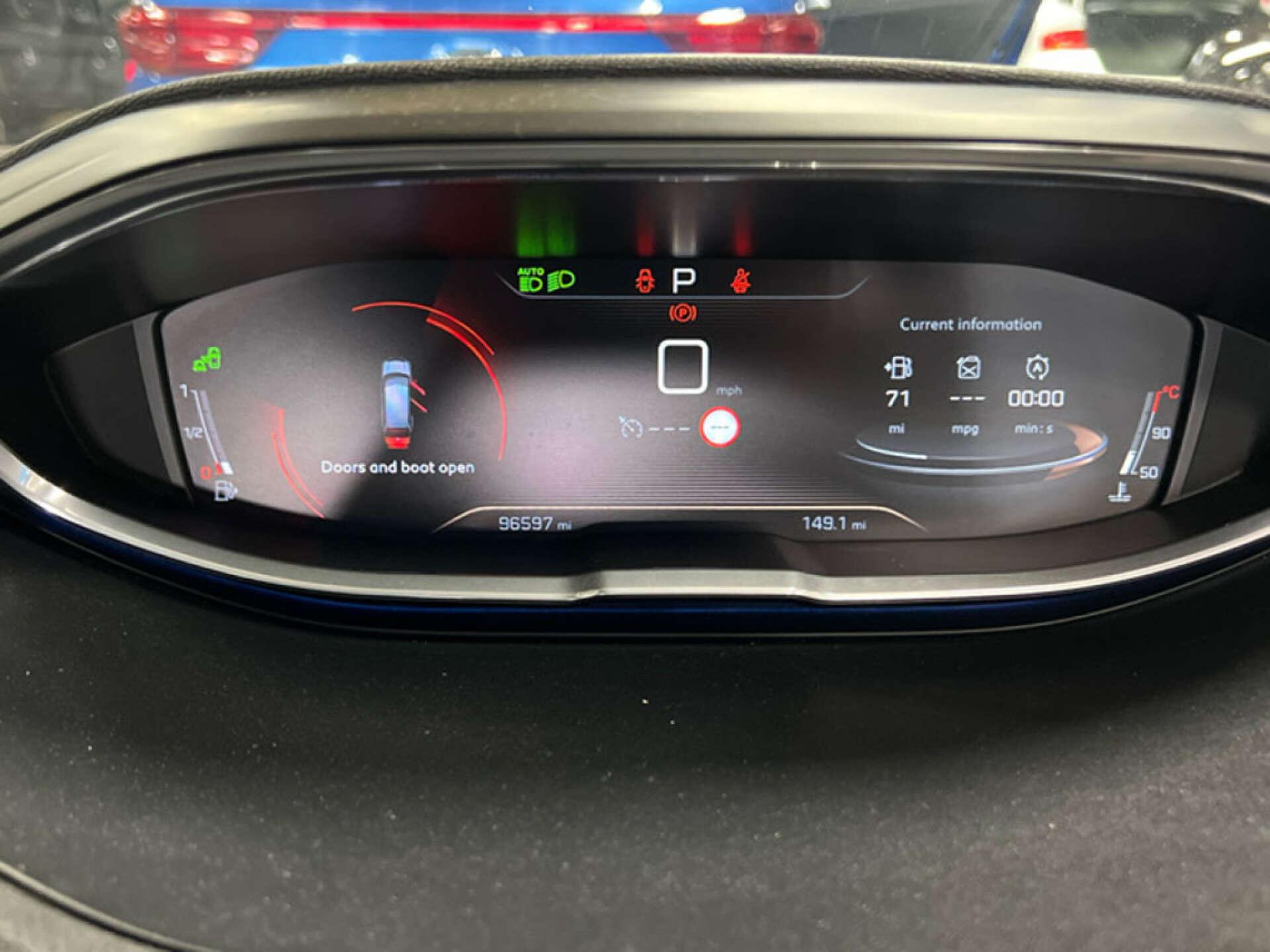Peugeot 5008 view 7