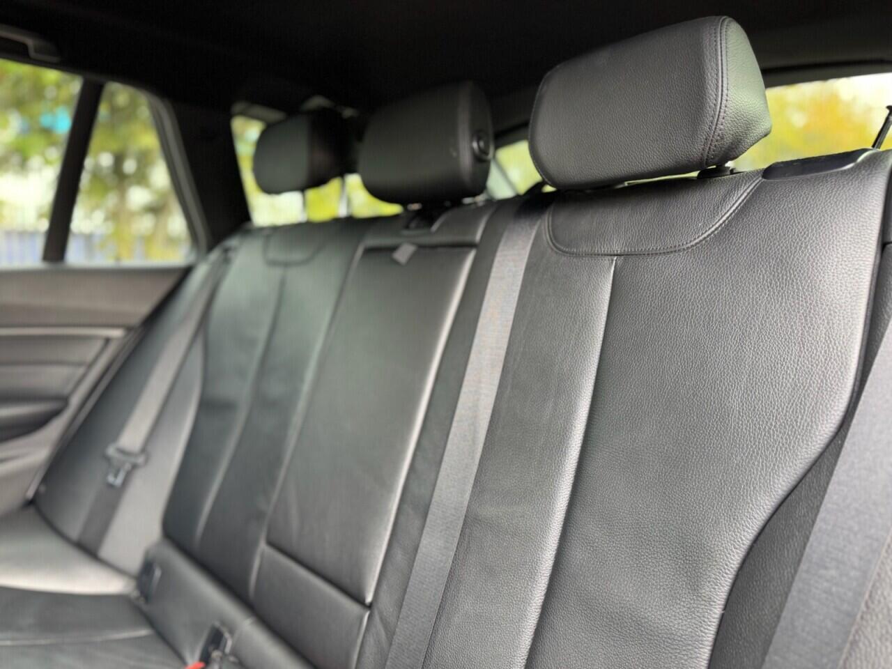 BMW 3 Series view 33