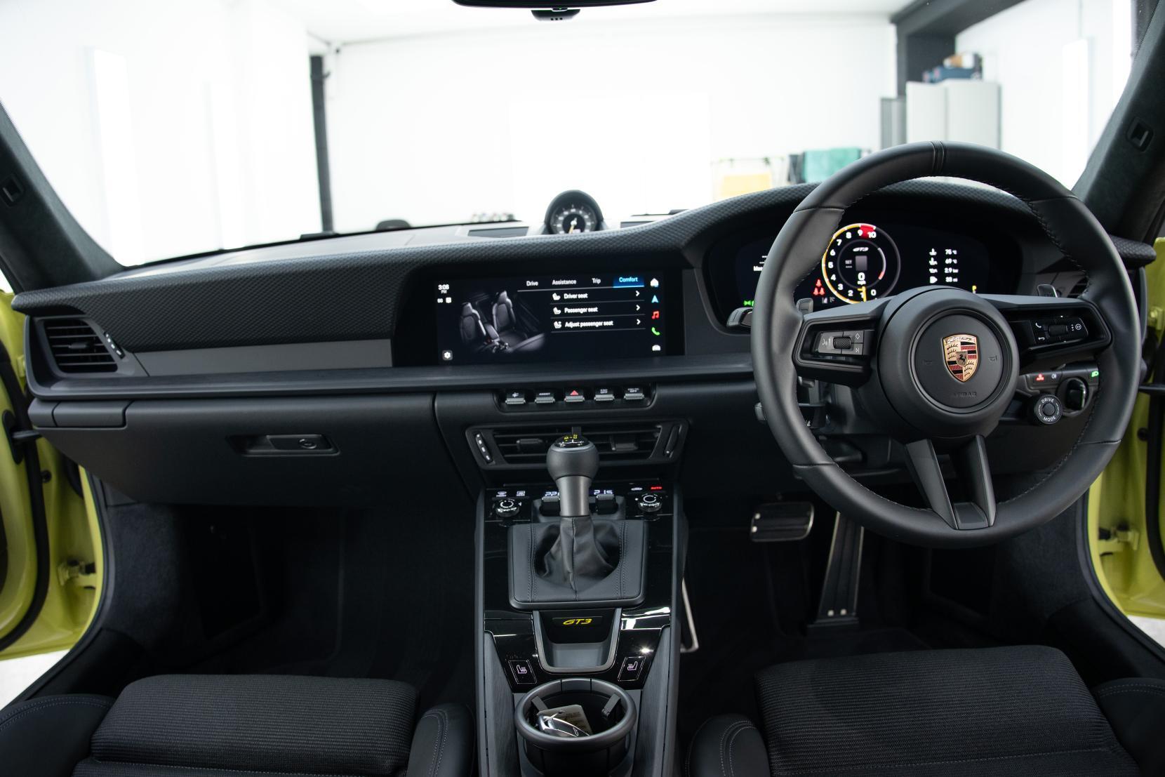 Porsche 911 view 12