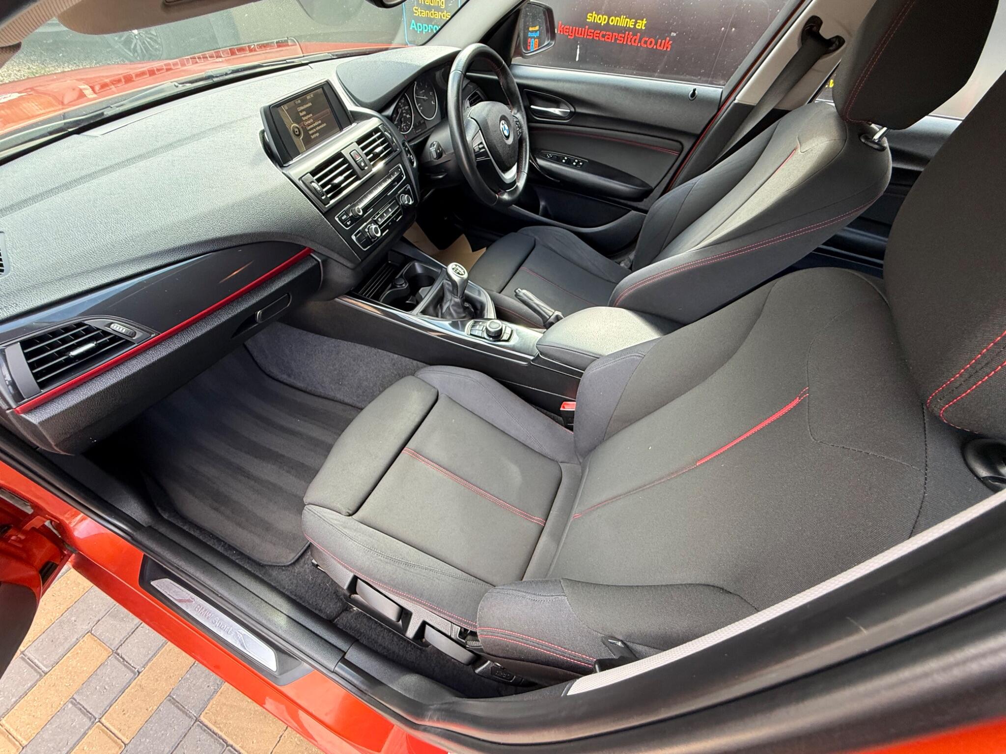 BMW 1 Series view 23