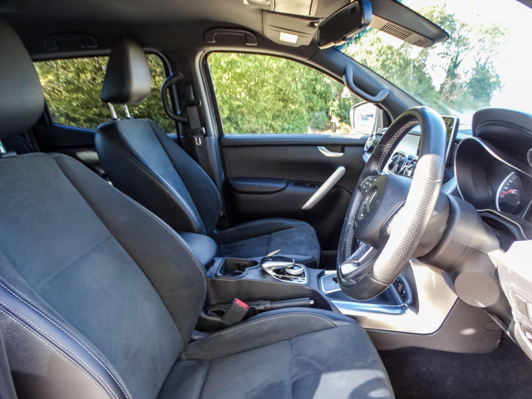 Mercedes-Benz X Class view 20