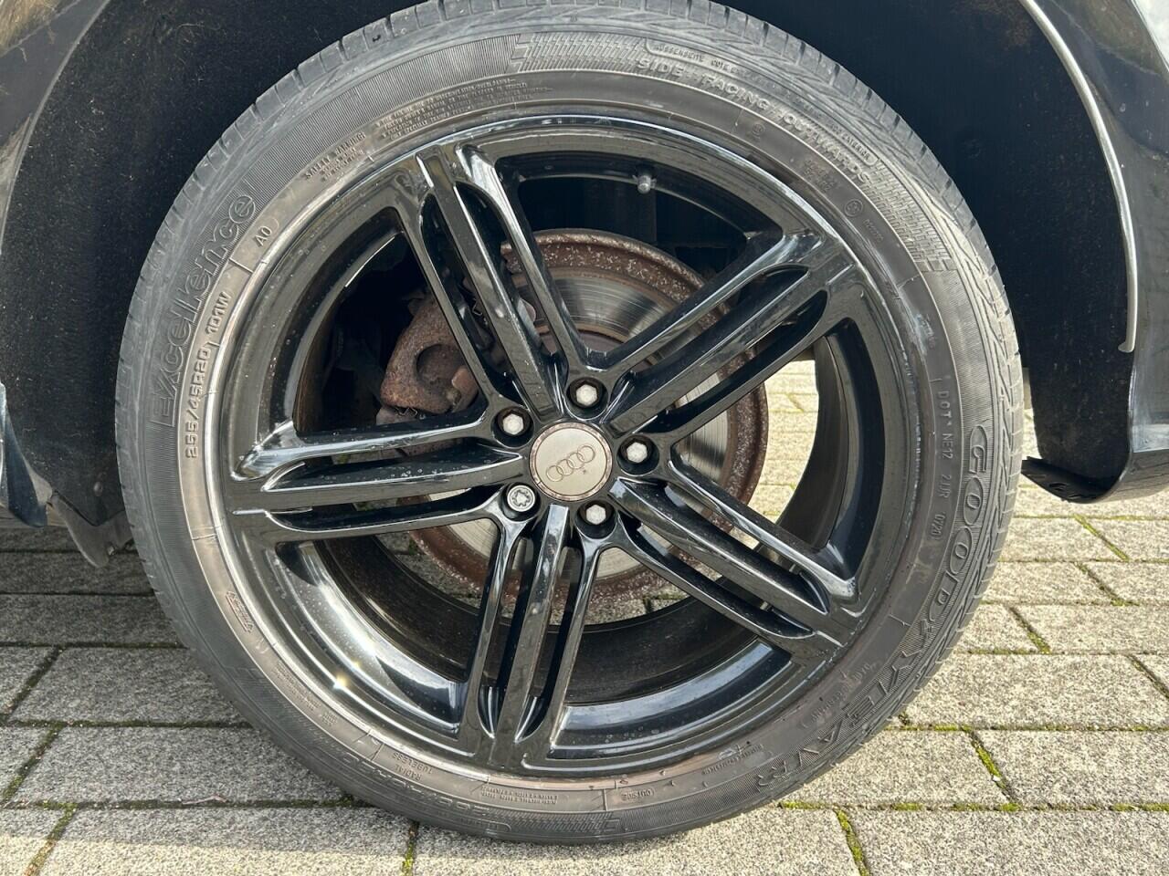 Audi Q5 view 36