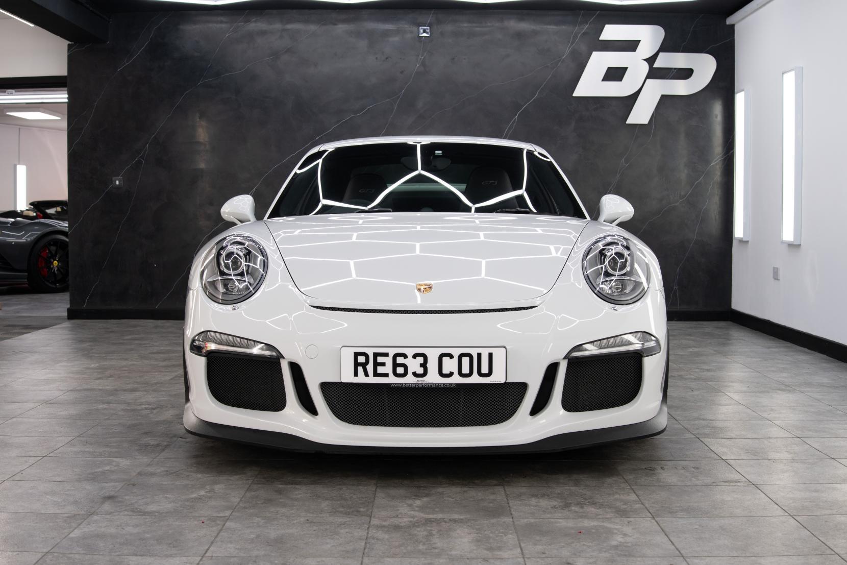 Porsche 911 view 24