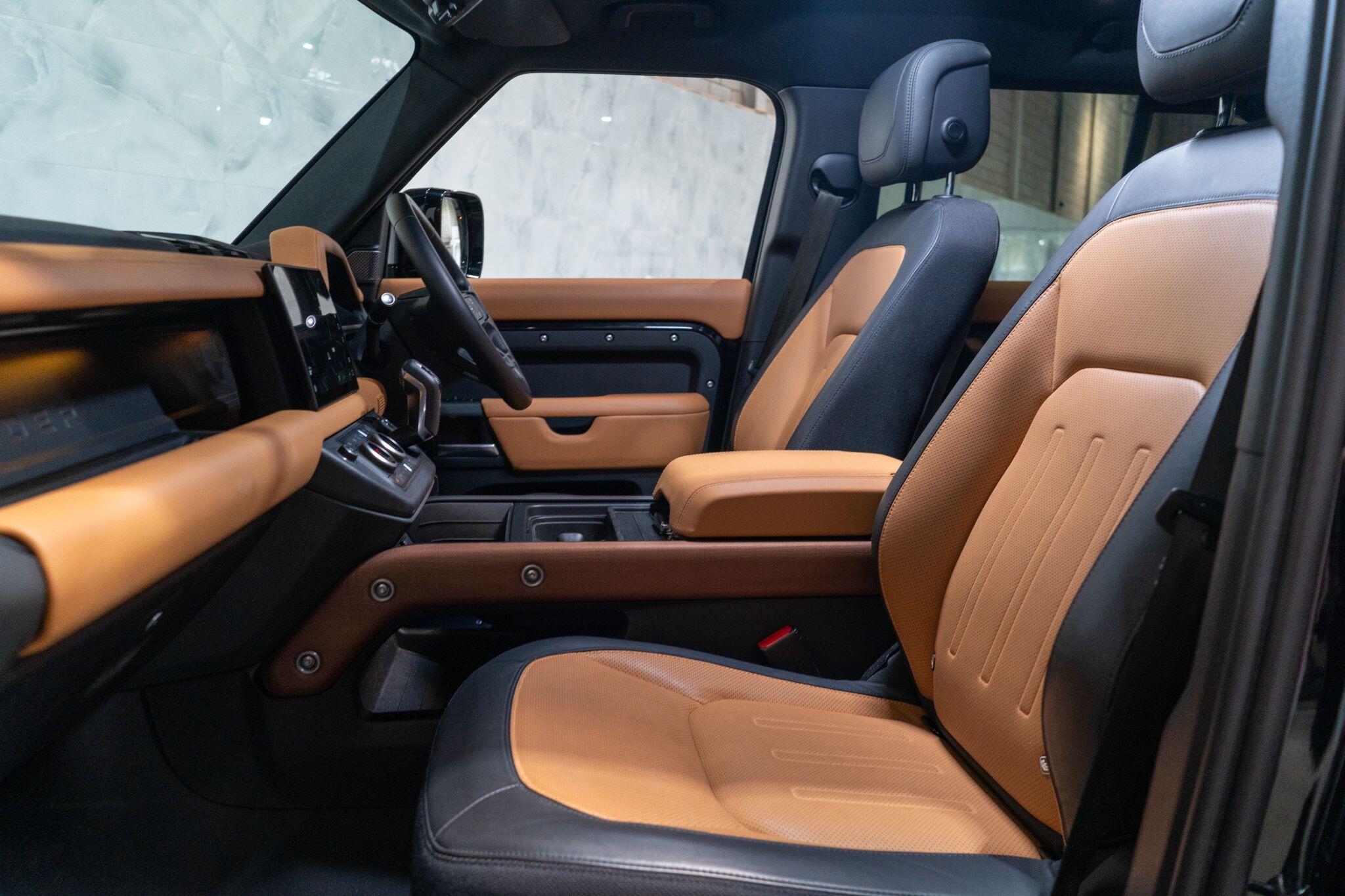 Land Rover Defender view 38