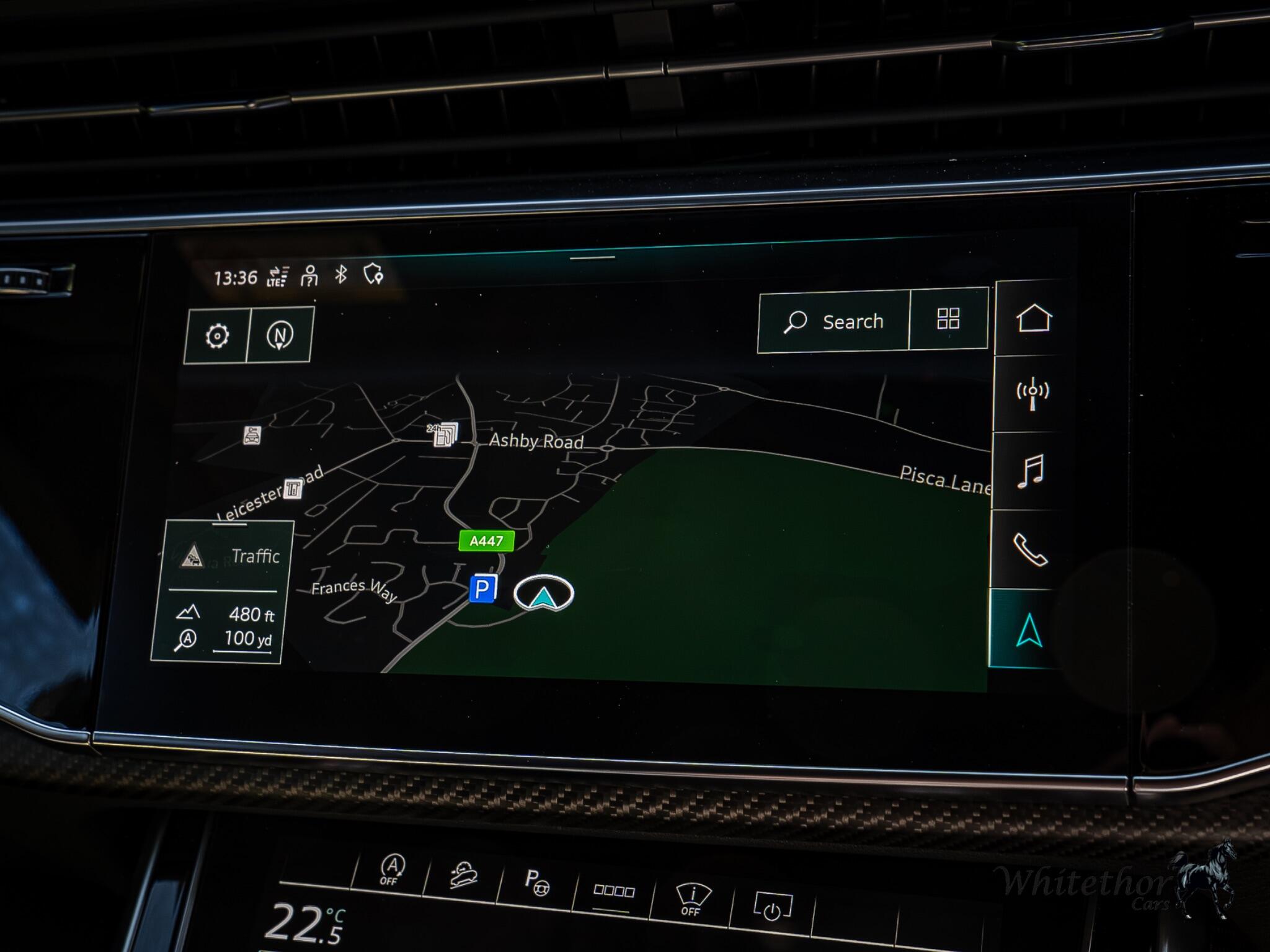 Audi RS Q8 view 44