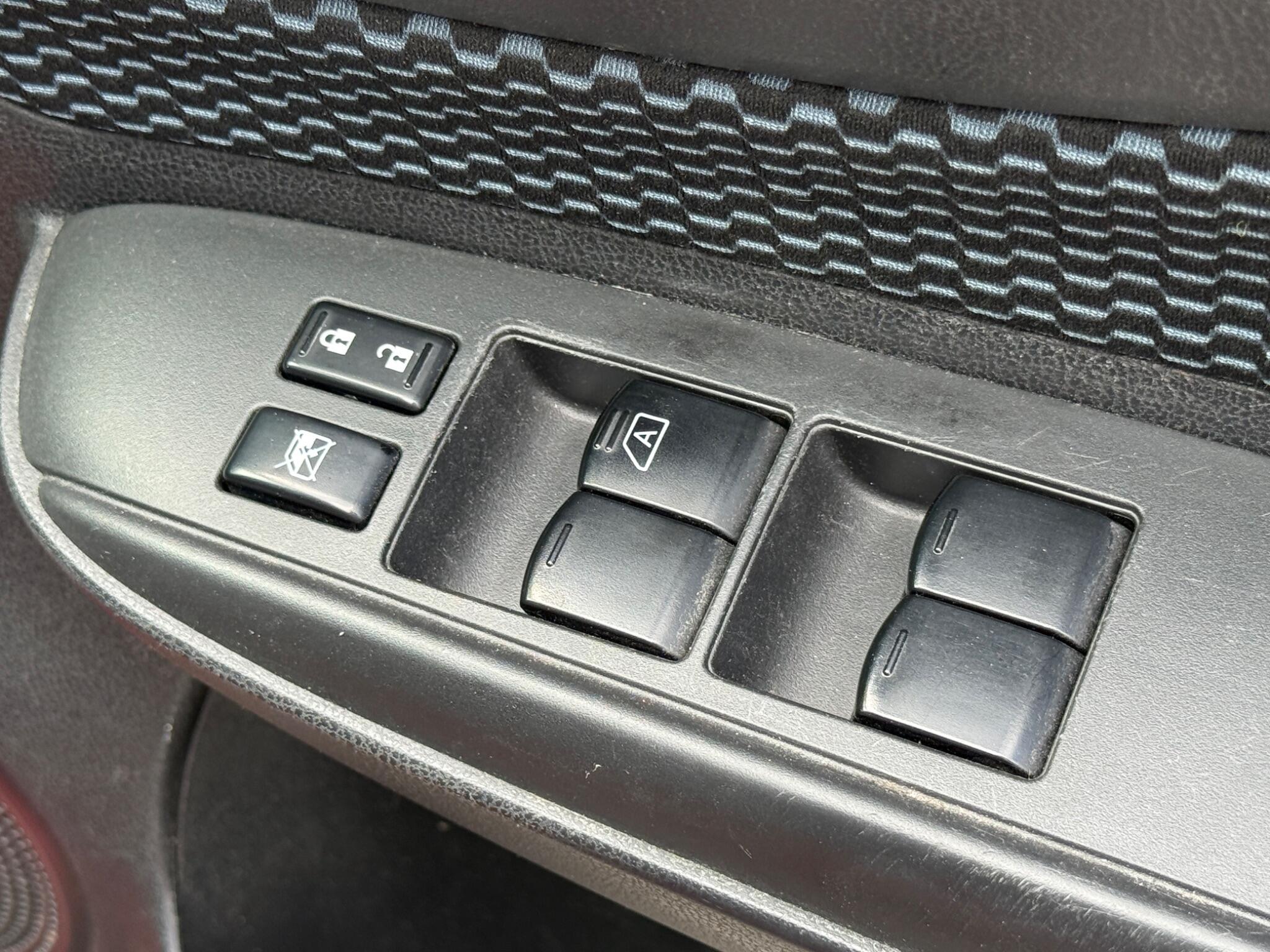 Nissan Note - Image 13