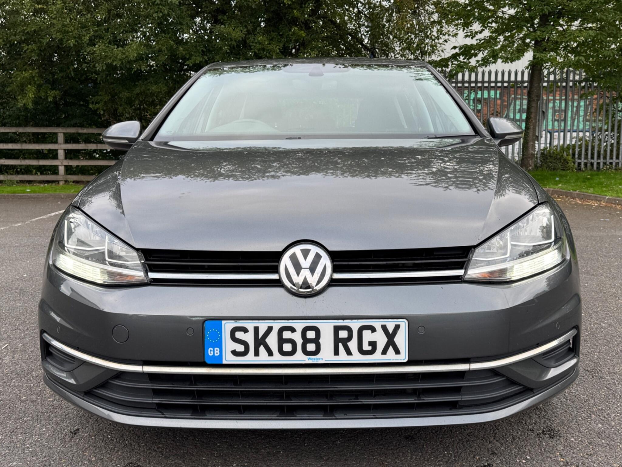 Volkswagen Golf view 12