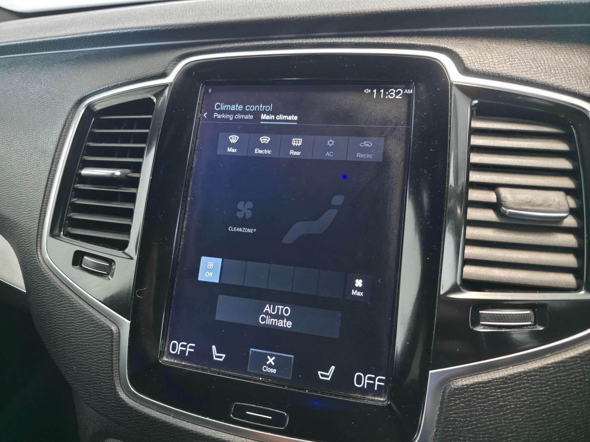 Volvo XC90 view 44