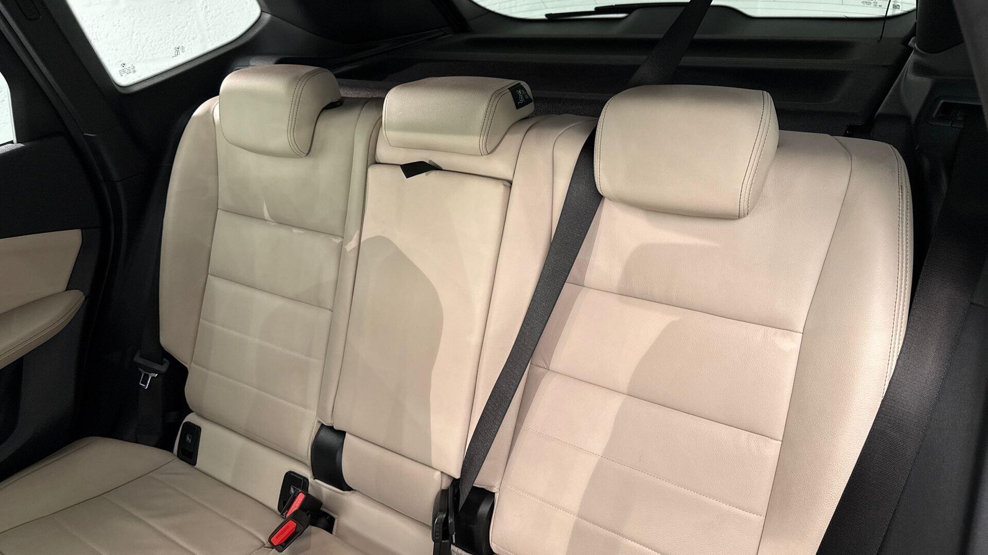 BMW iX1 view 12