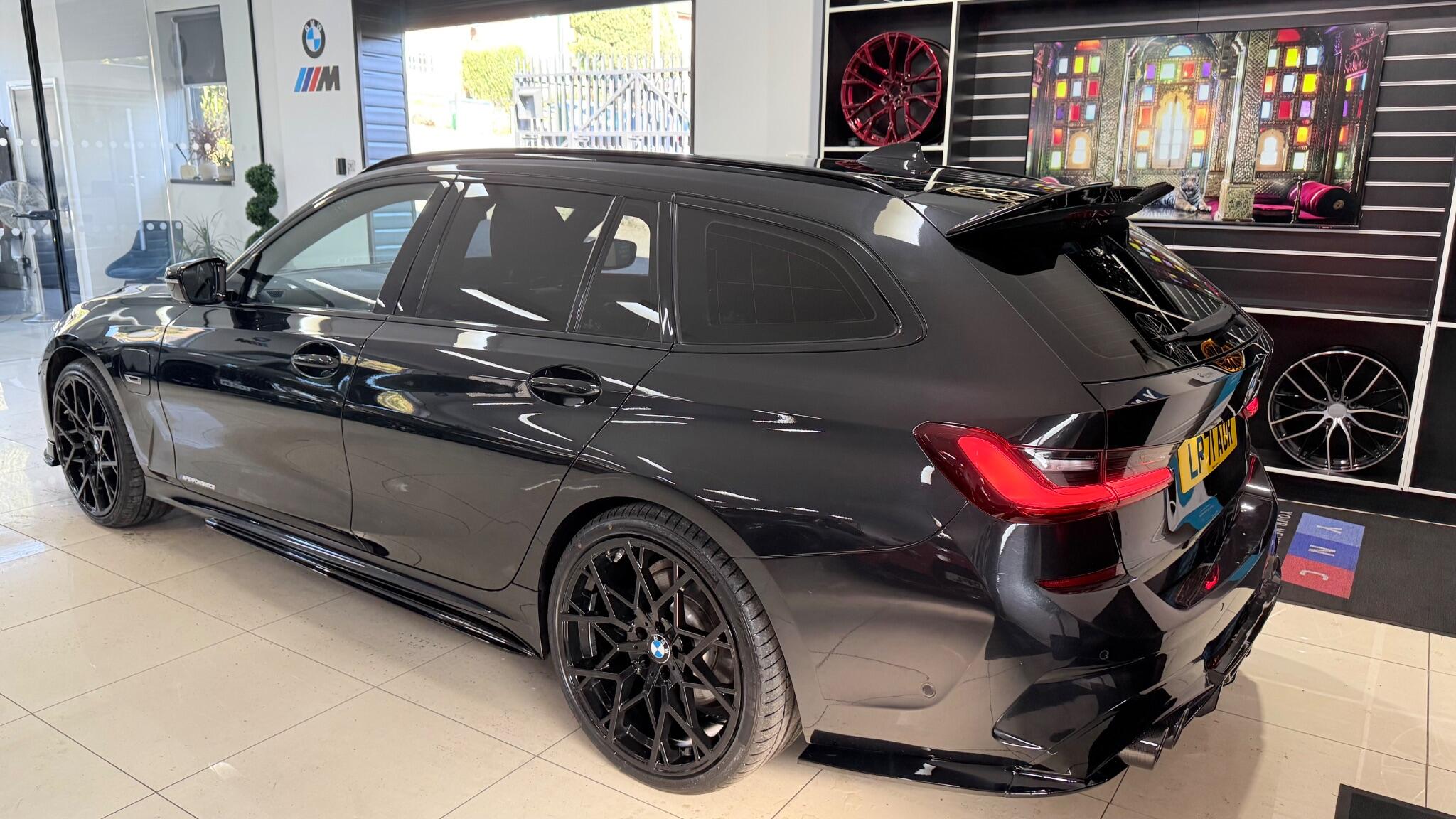 BMW 3 Series view 37
