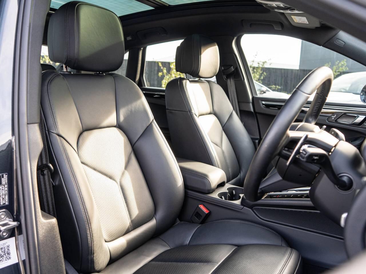 Porsche Macan view 5