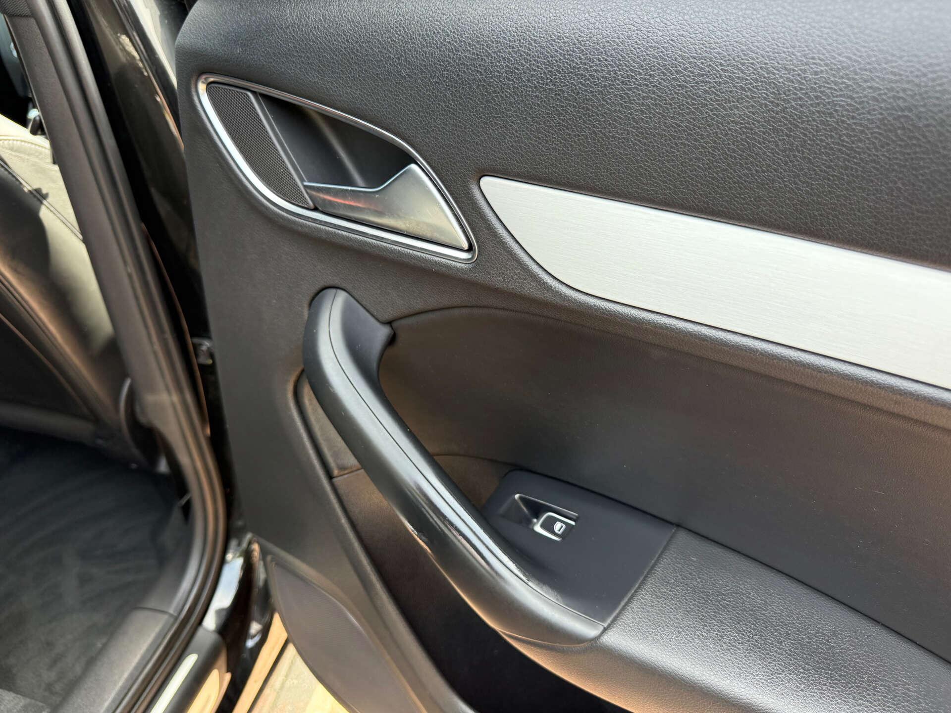 Audi Q3 view 63
