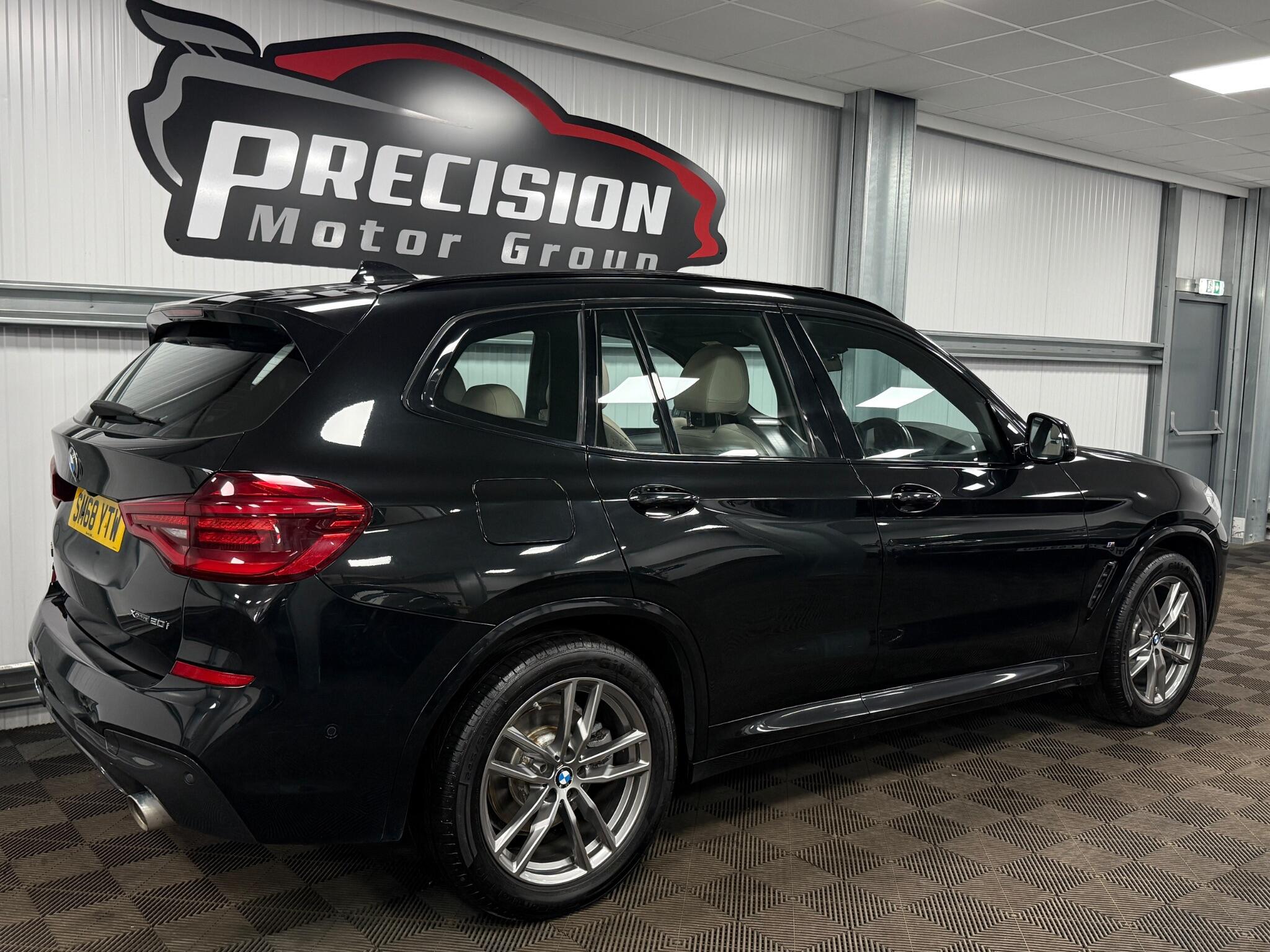 BMW X3 view 12