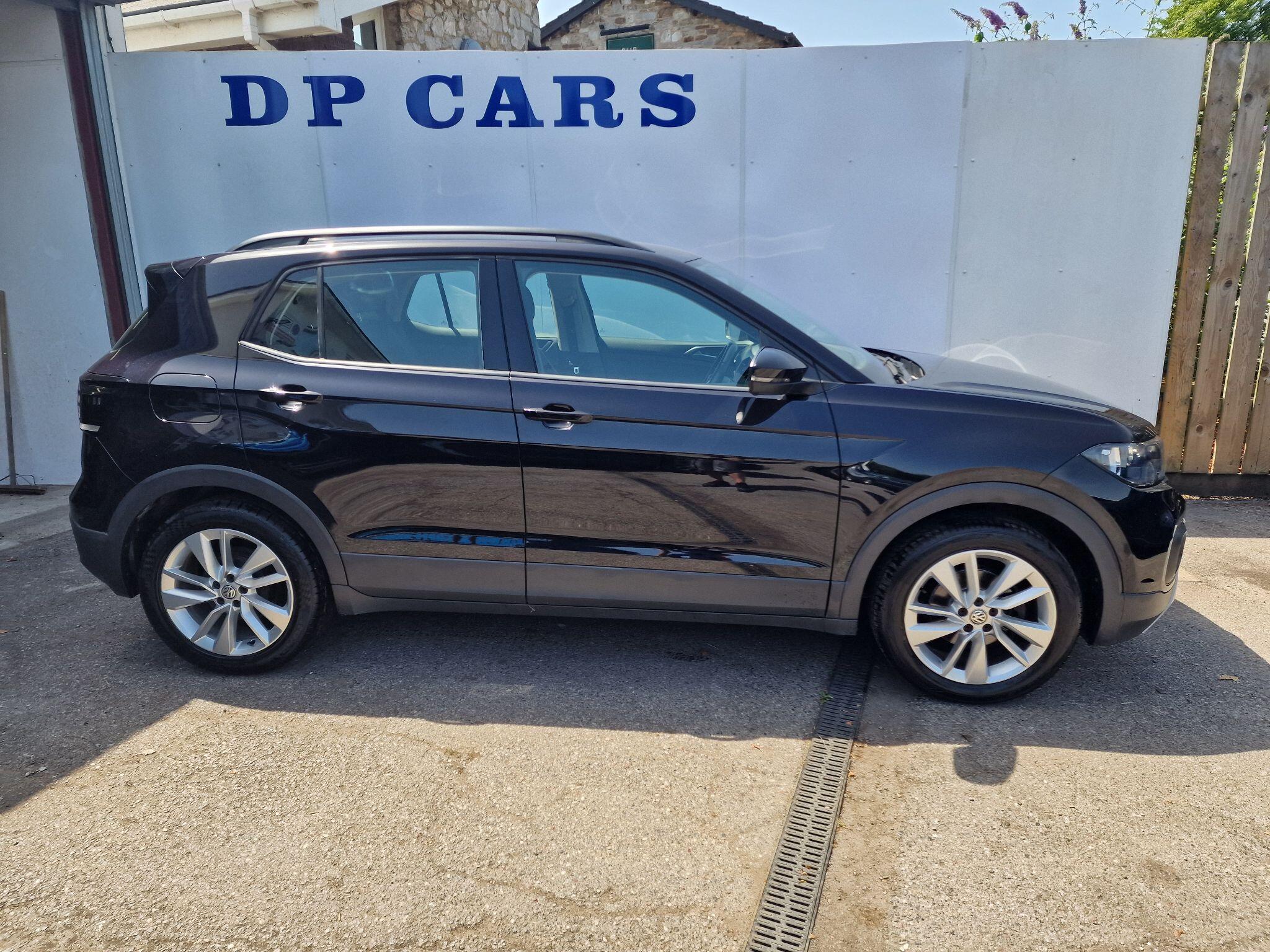 Volkswagen T-Cross view 4