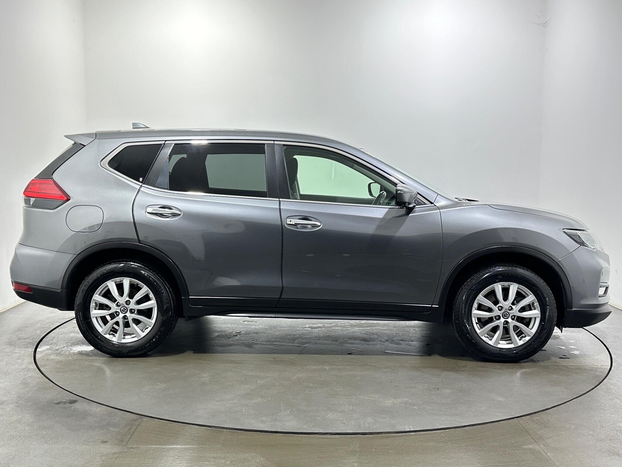 Nissan X-Trail view 9