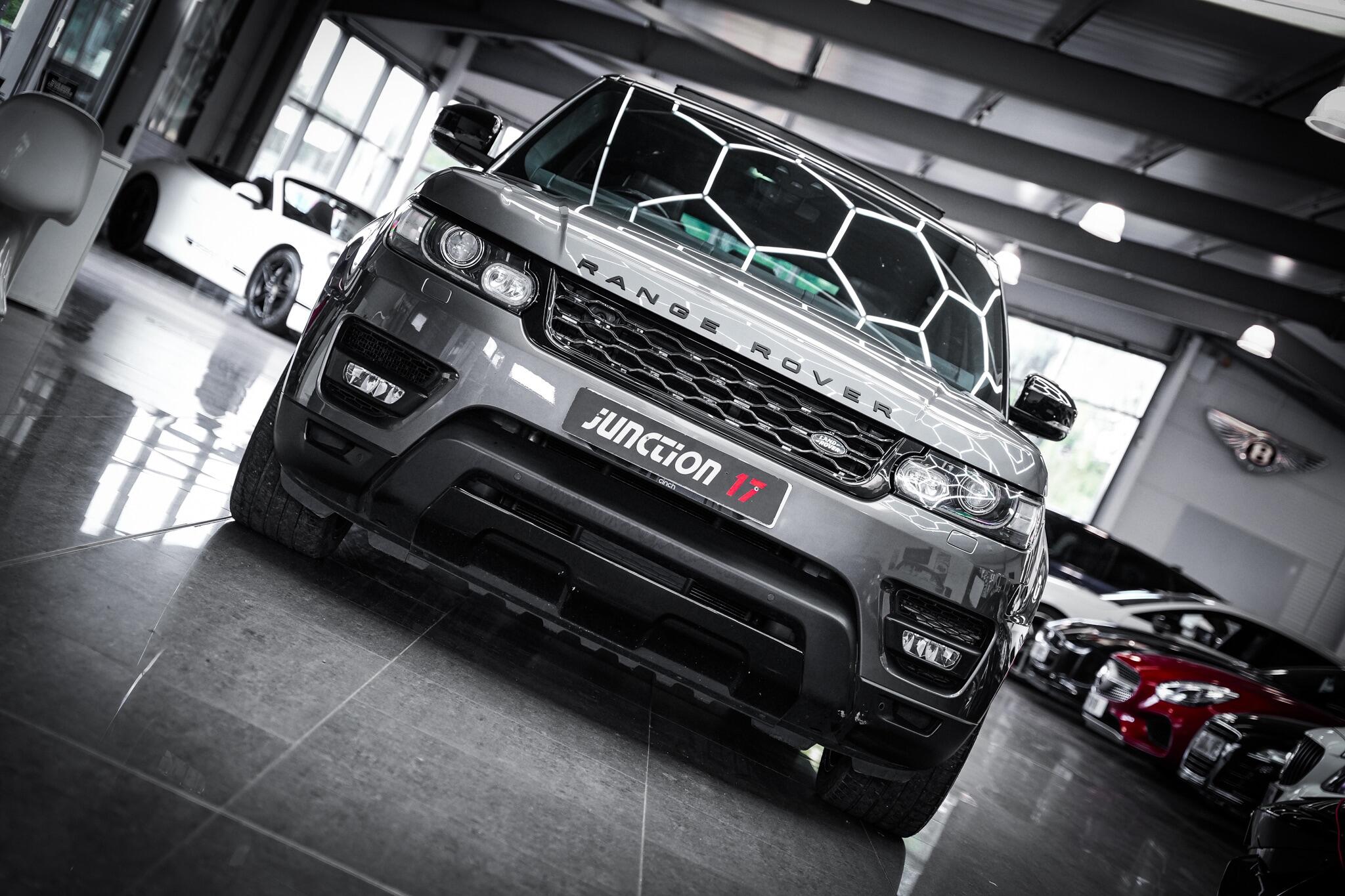 Land Rover Range Rover Sport view 4