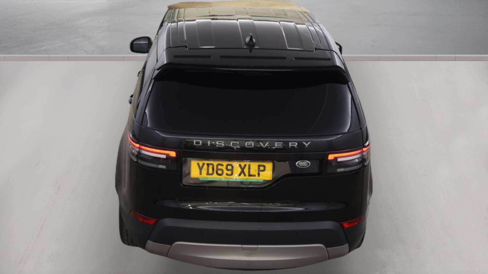 Land Rover Discovery view 8