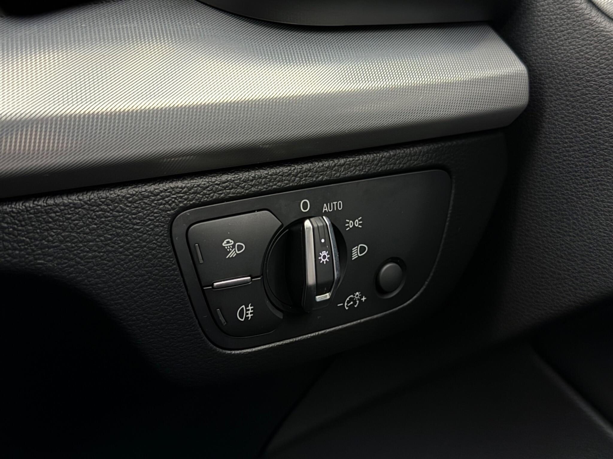 Audi Q5 view 18