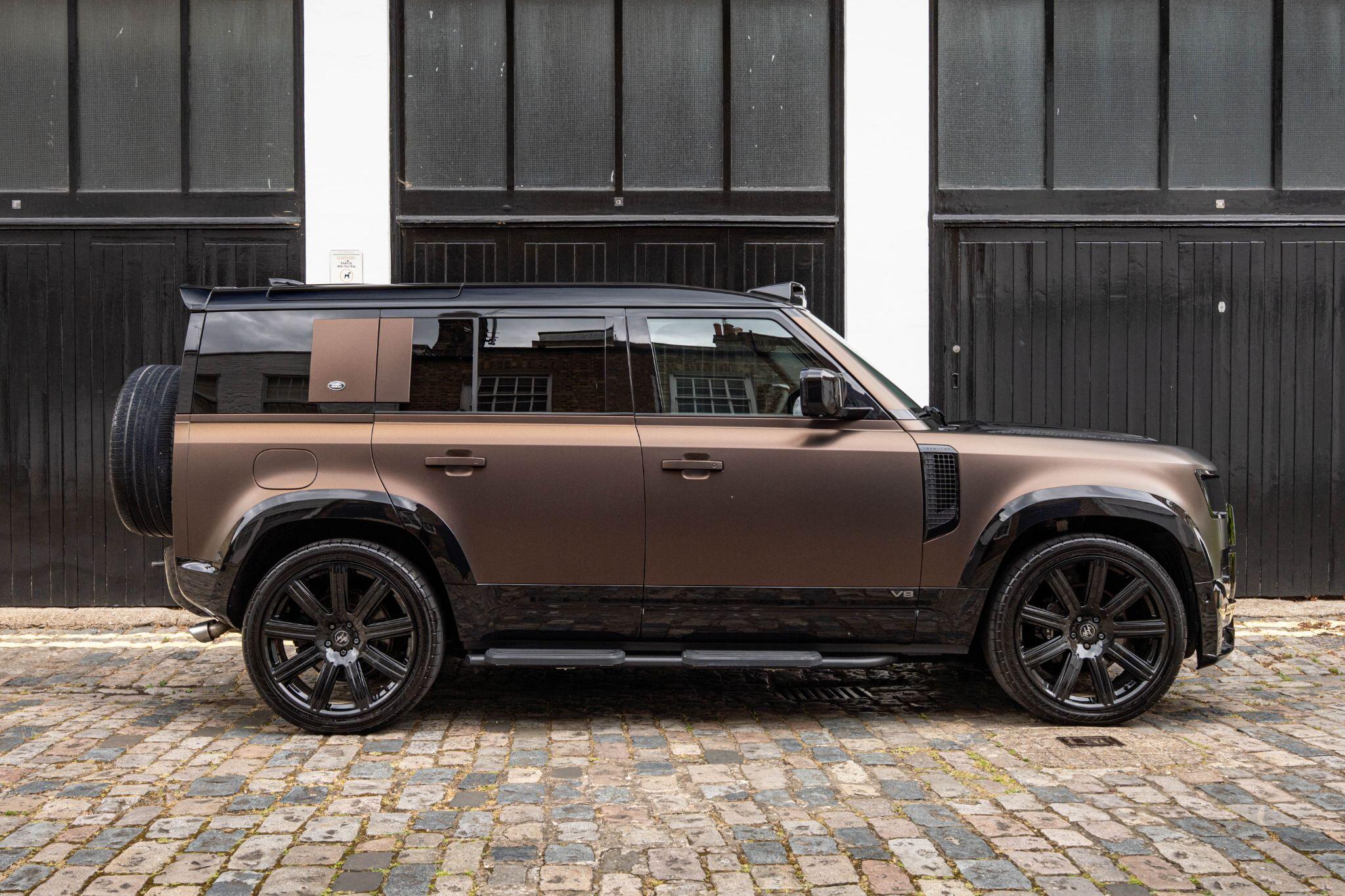 Land Rover Defender view 18