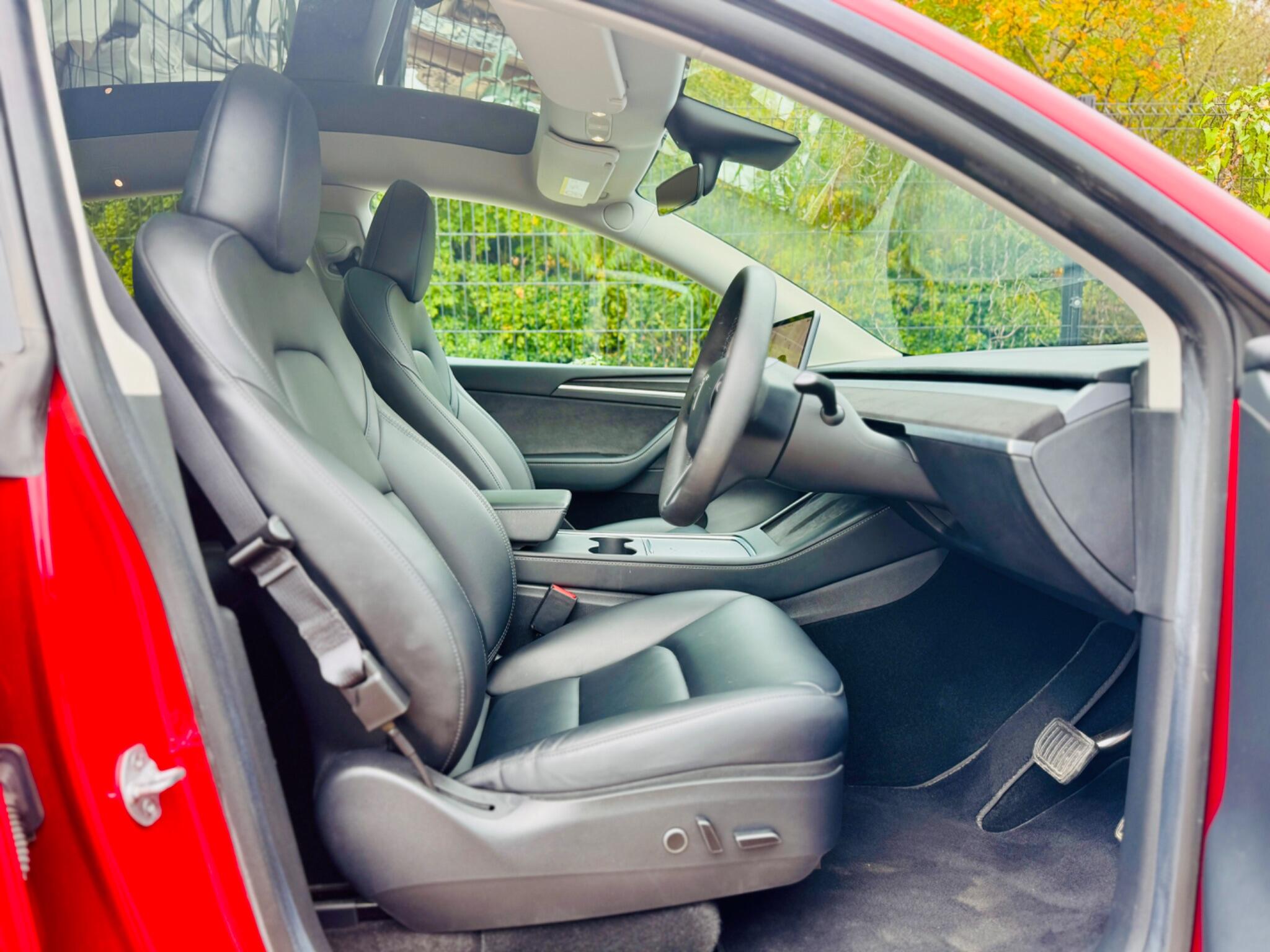 Tesla Model Y view 24