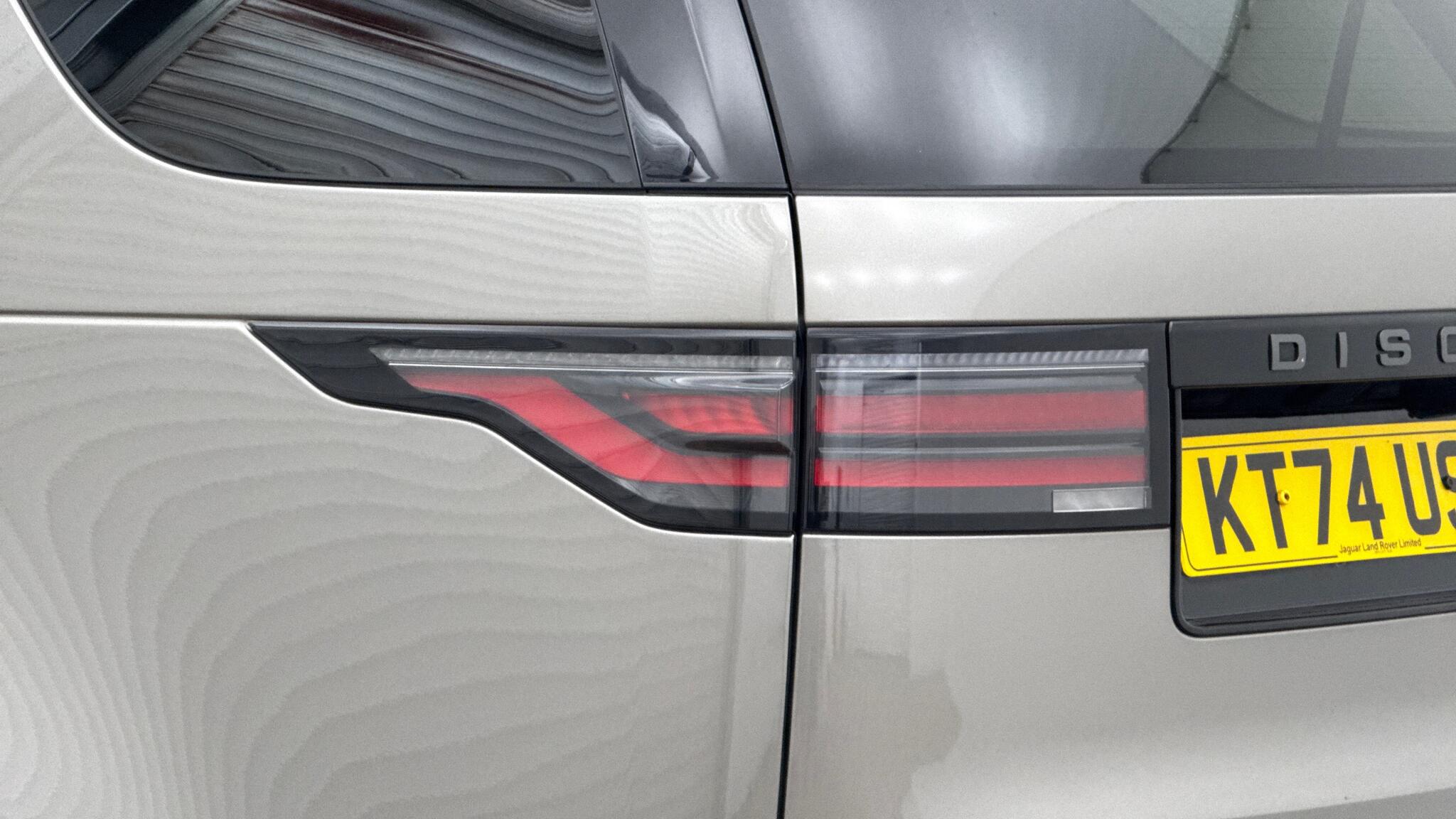 Land Rover Discovery view 19