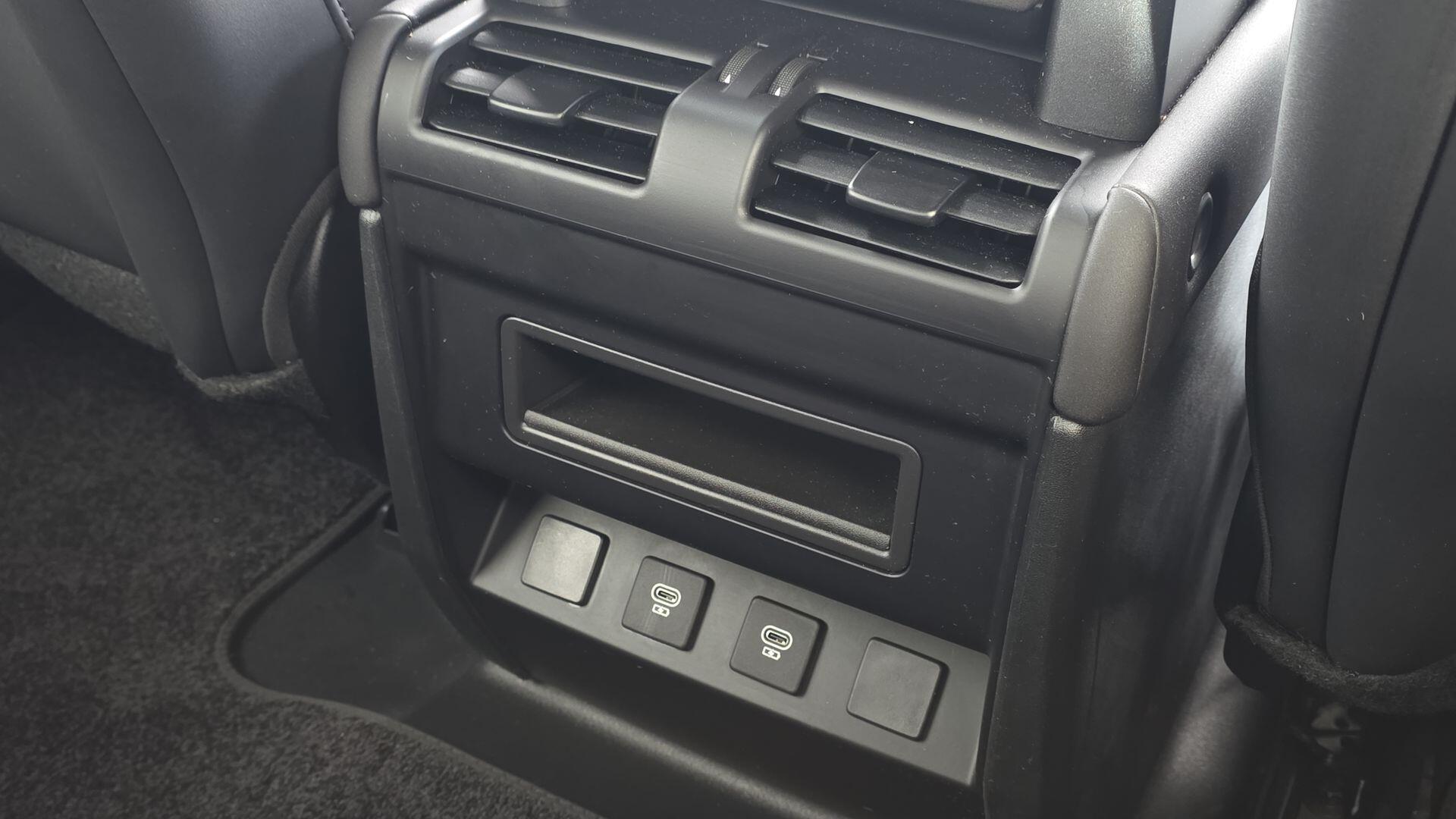 Land Rover Defender view 18