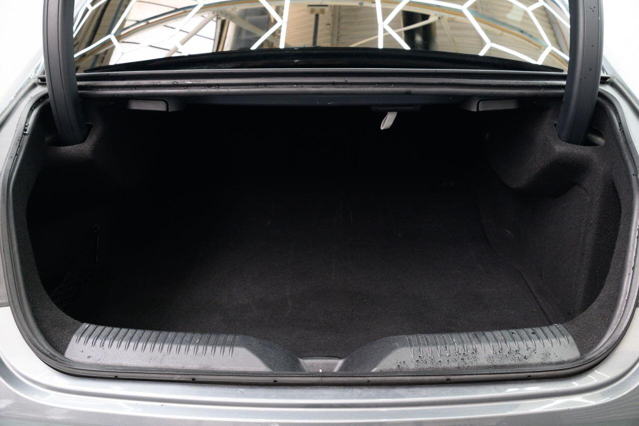 Mercedes-Benz CLS view 24