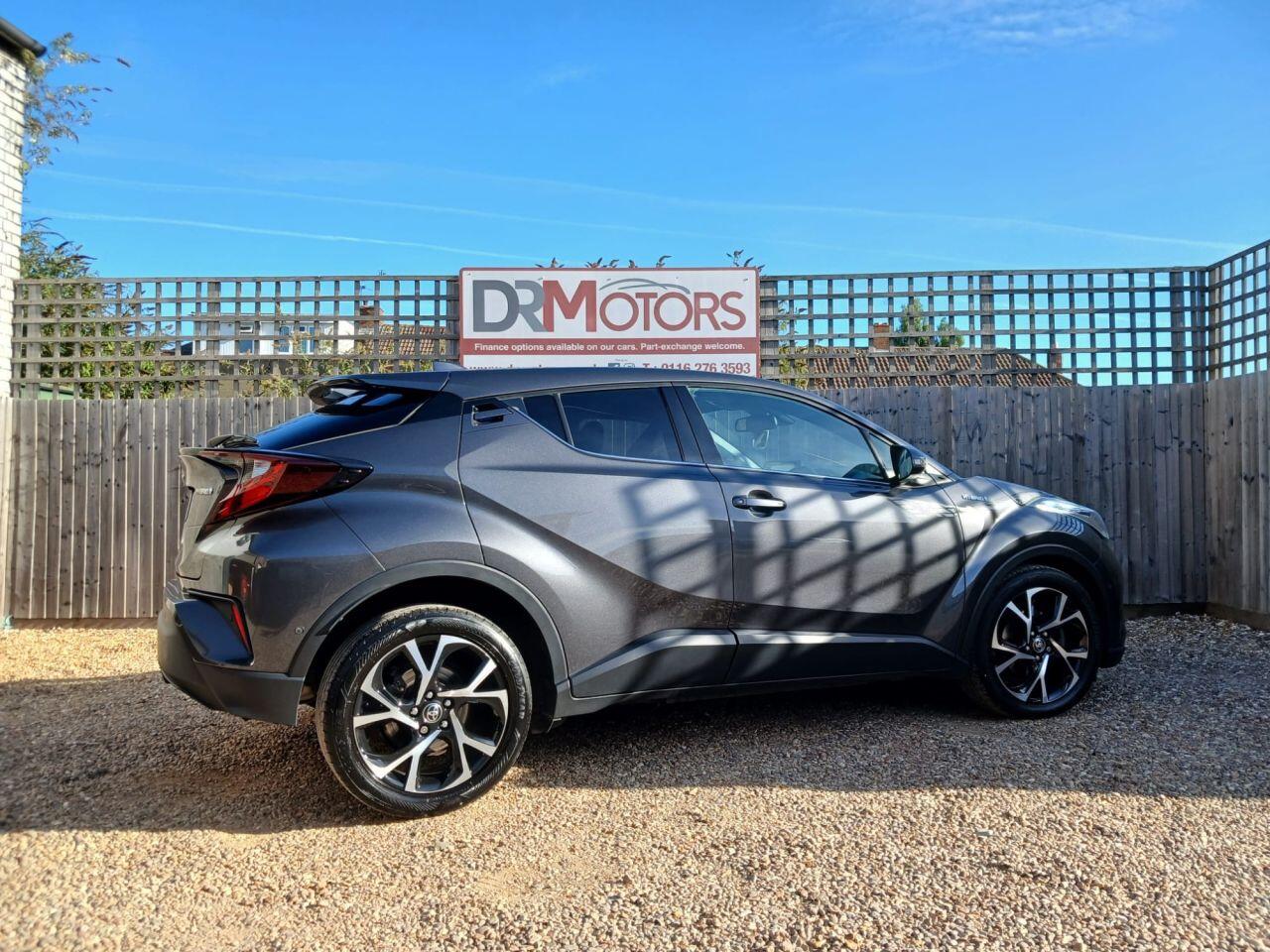 Toyota C-HR view 24