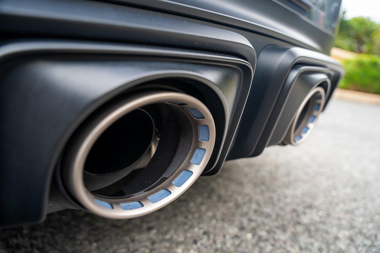 Porsche 911 view 14